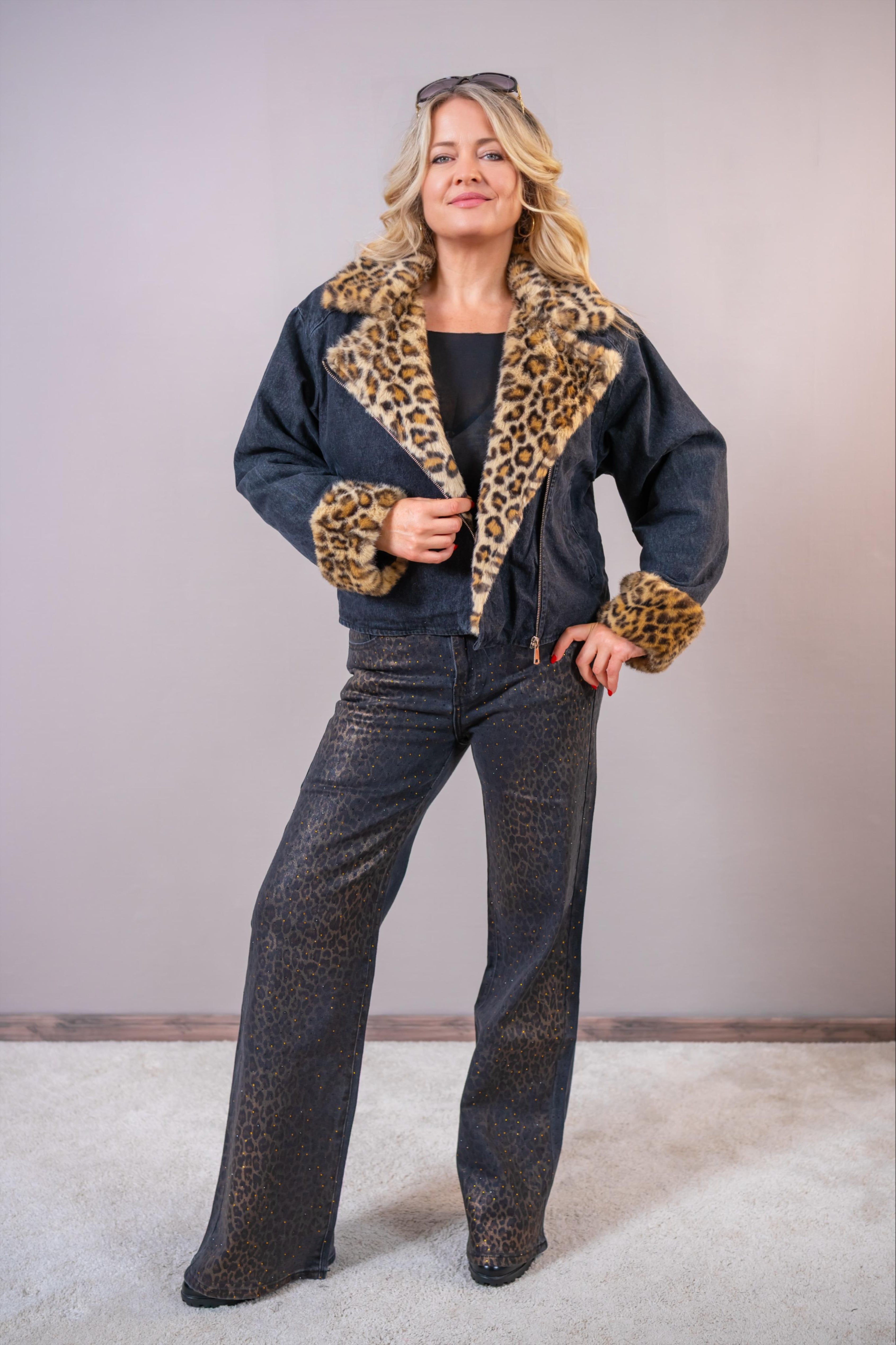 Kurzjacke im Denim-Stil mit Leo-Fellimitat, schwarz