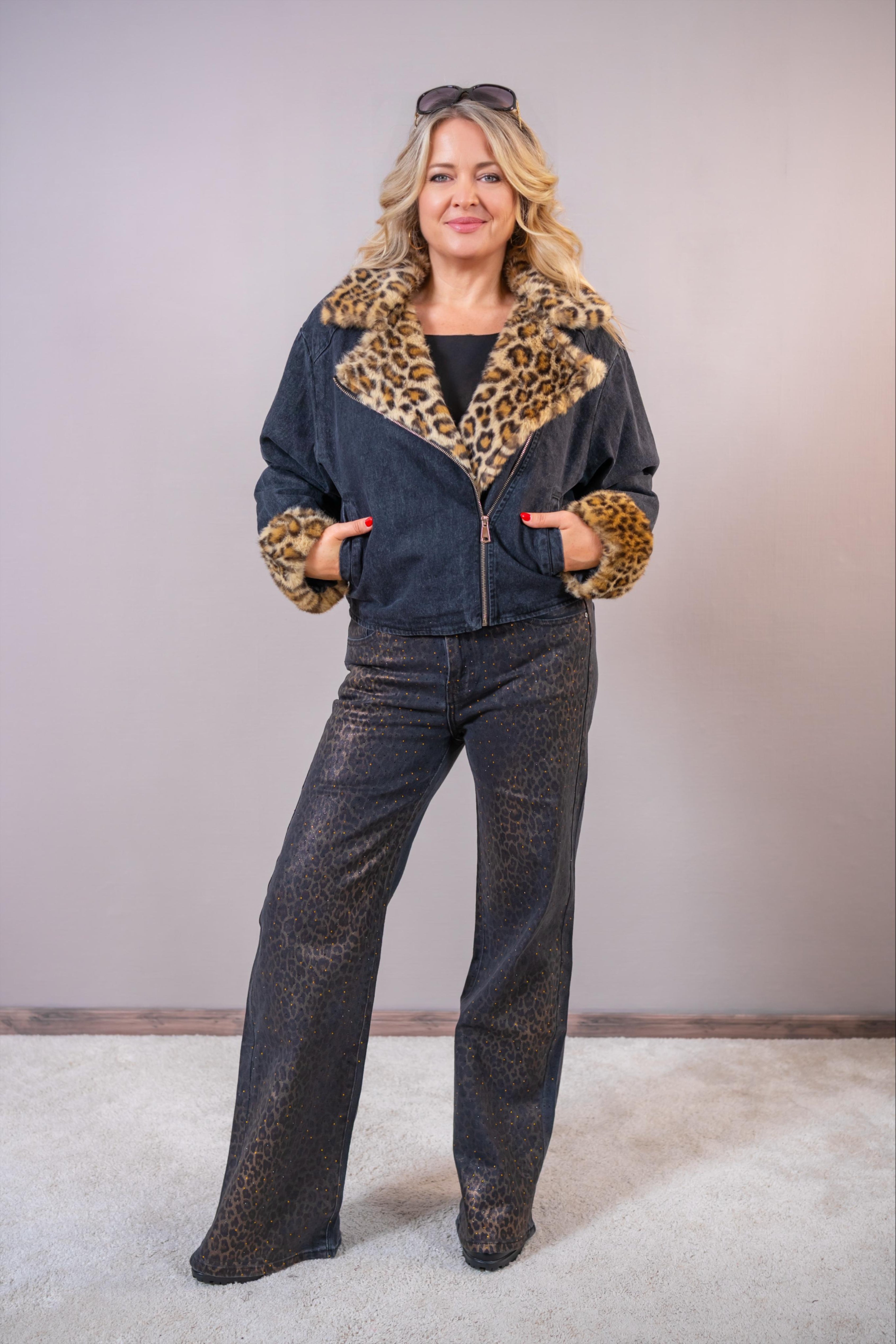 Kurzjacke im Denim-Stil mit Leo-Fellimitat, schwarz