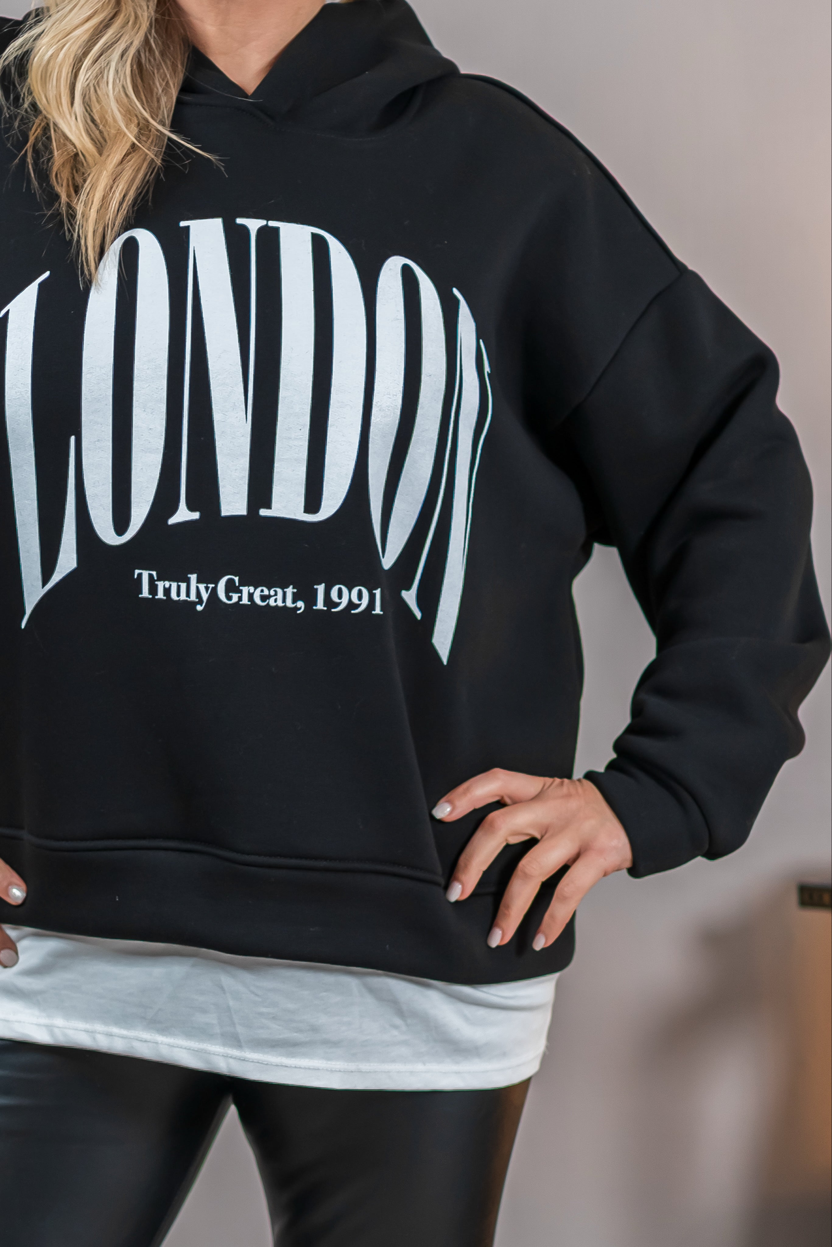 Hoodie mit Print, schwarz