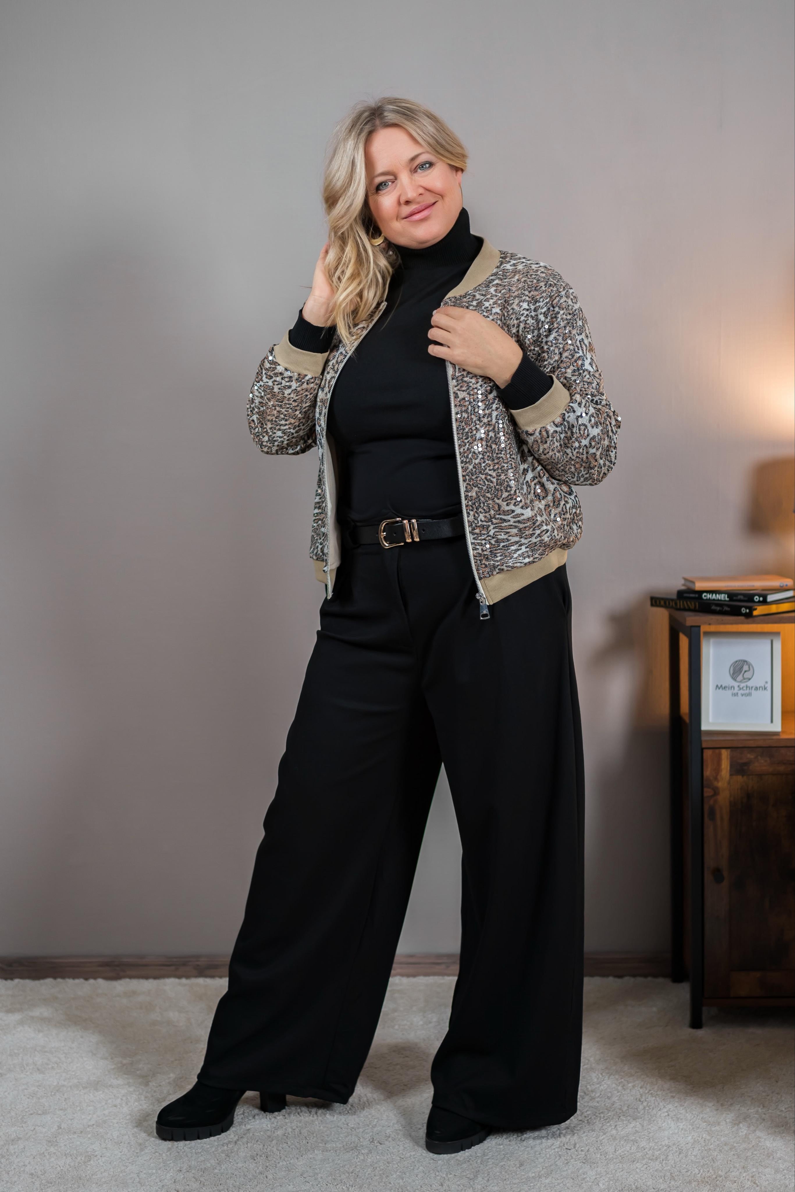 Blouson mit Leomuster und Pailletten