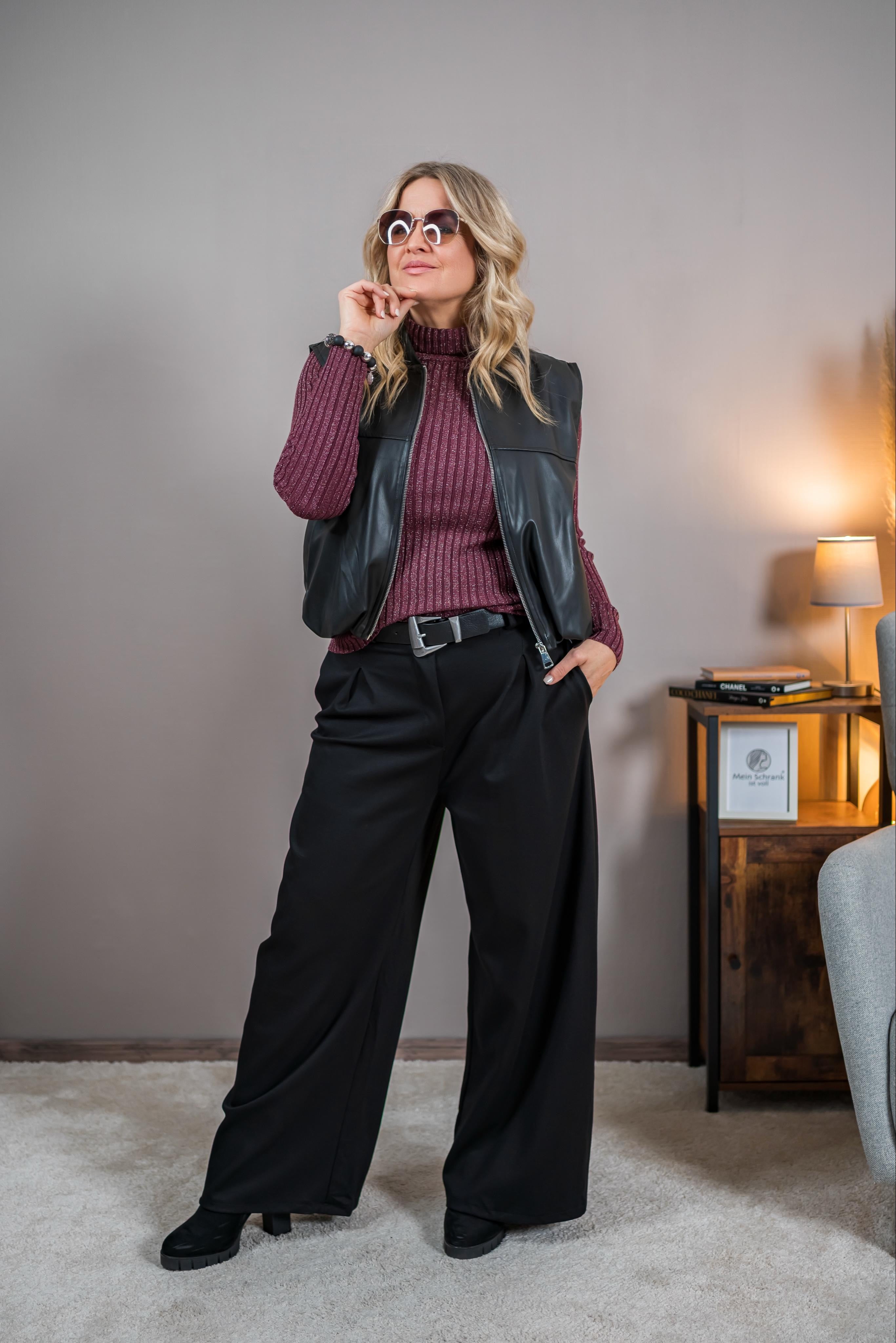 Rollkragenpullover mit Glitzerfäden, bordeaux