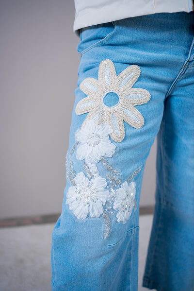 Barrel-Fit-Jeans mit Blüten-Applikation, hellblau