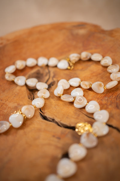 Herzperlen-Halskette mit Anhänger in Creme-Gold