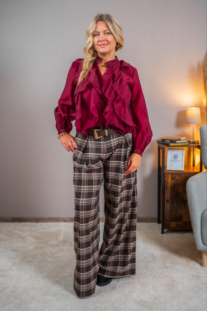 Bluse mit leichten Volants, bordeaux