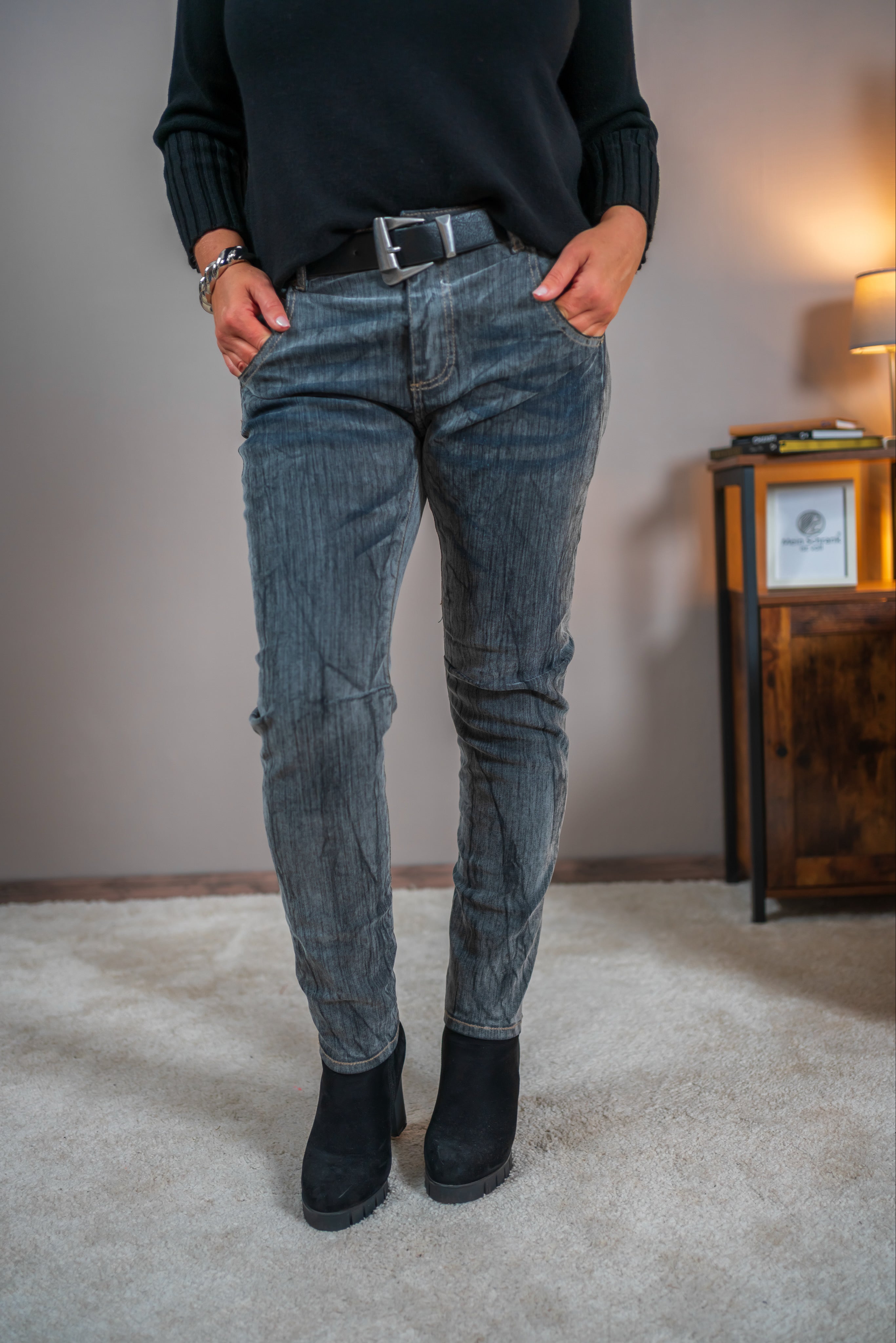 Graue Jeans im Washed-Look