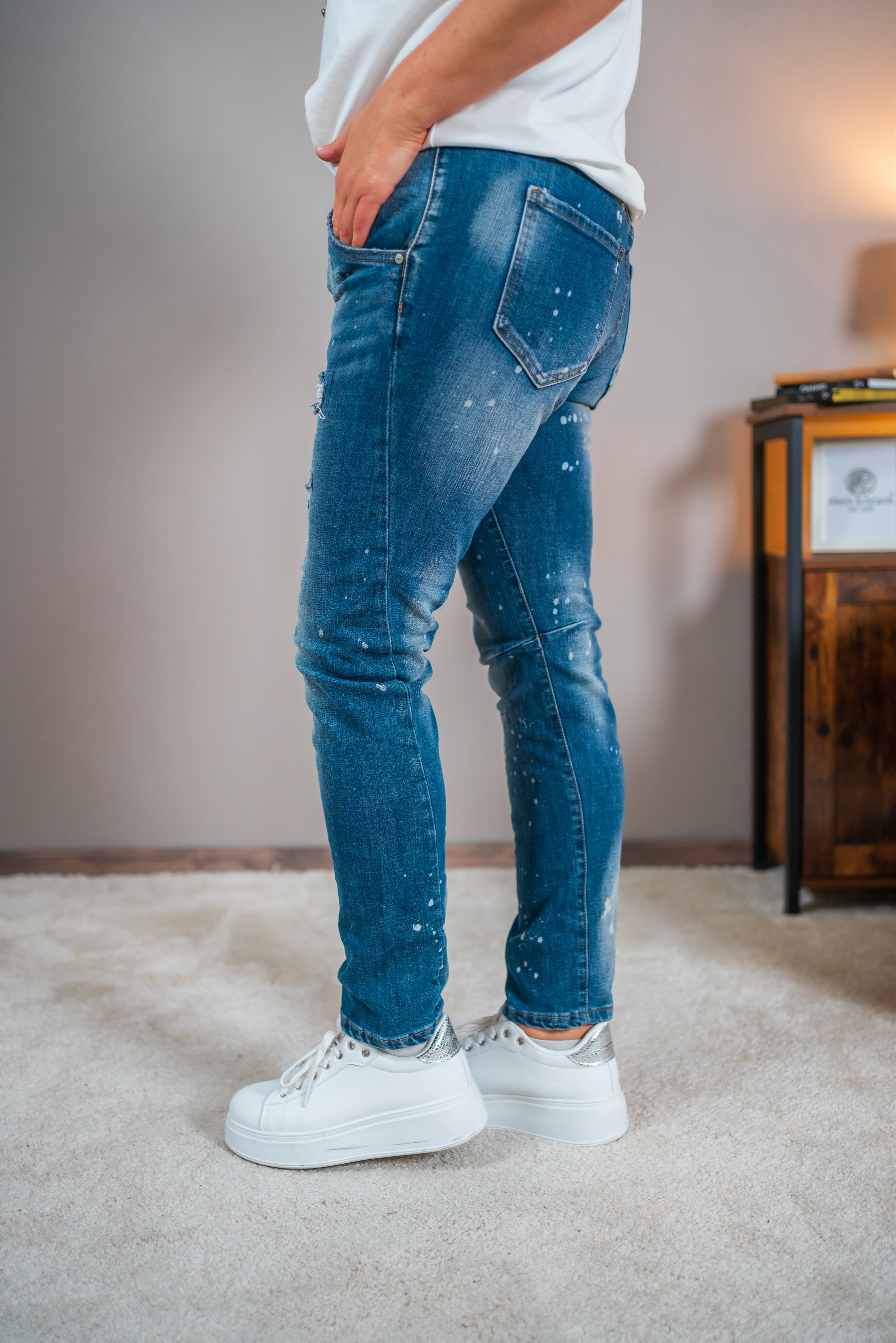 Jeans mit modischen Fade-Effekten, mittelblau