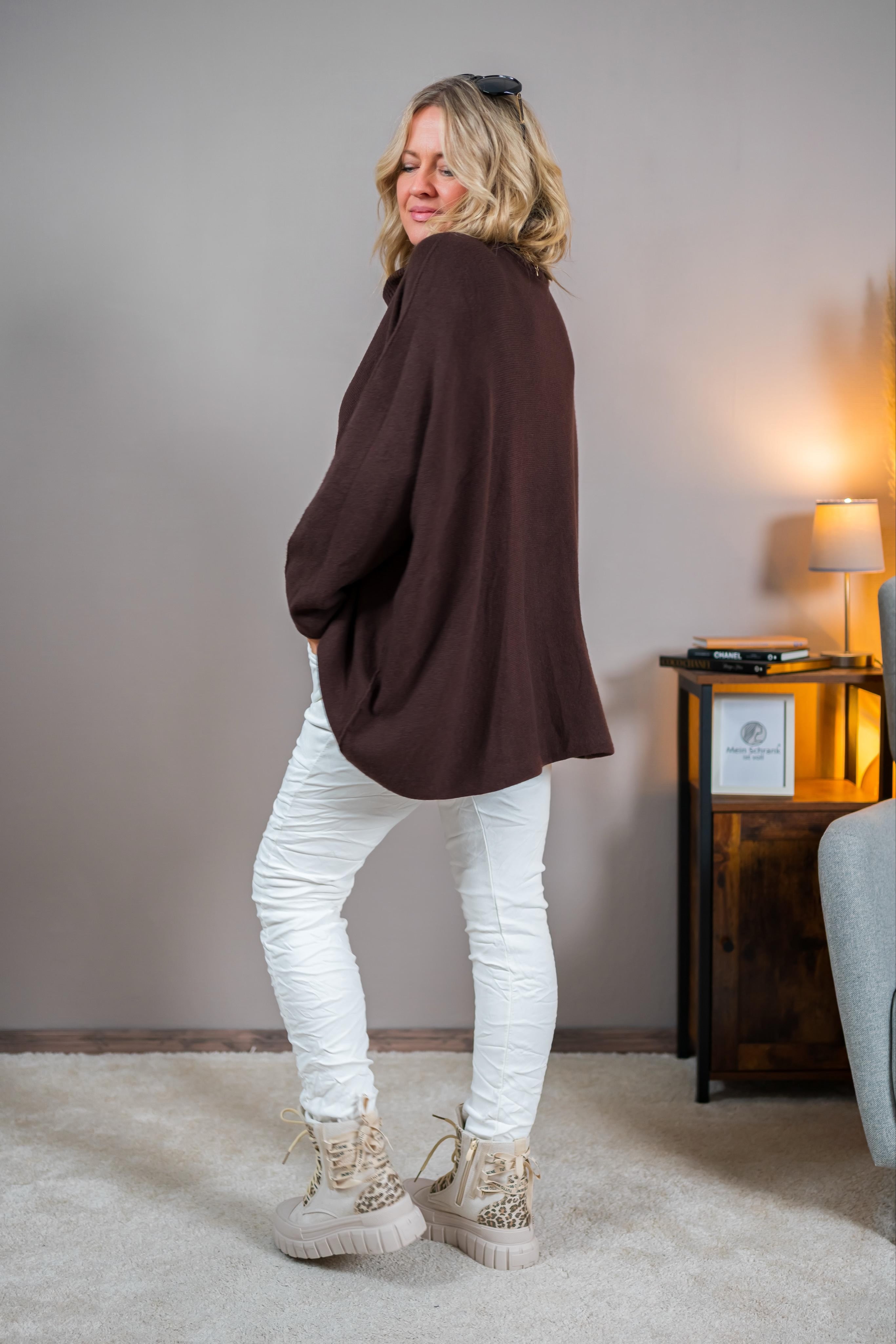 Oversize Strickpullover mit Rollkragen, schokobraun