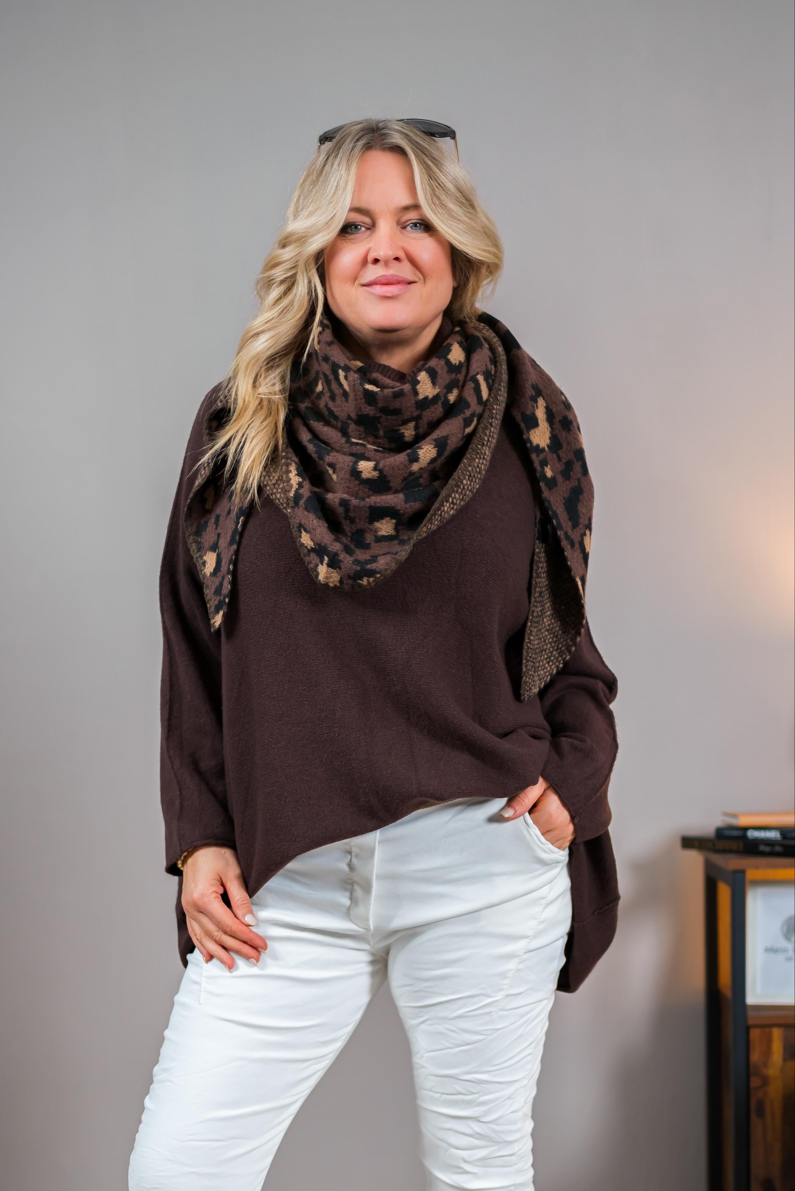 Oversize Strickpullover mit Rollkragen, schokobraun