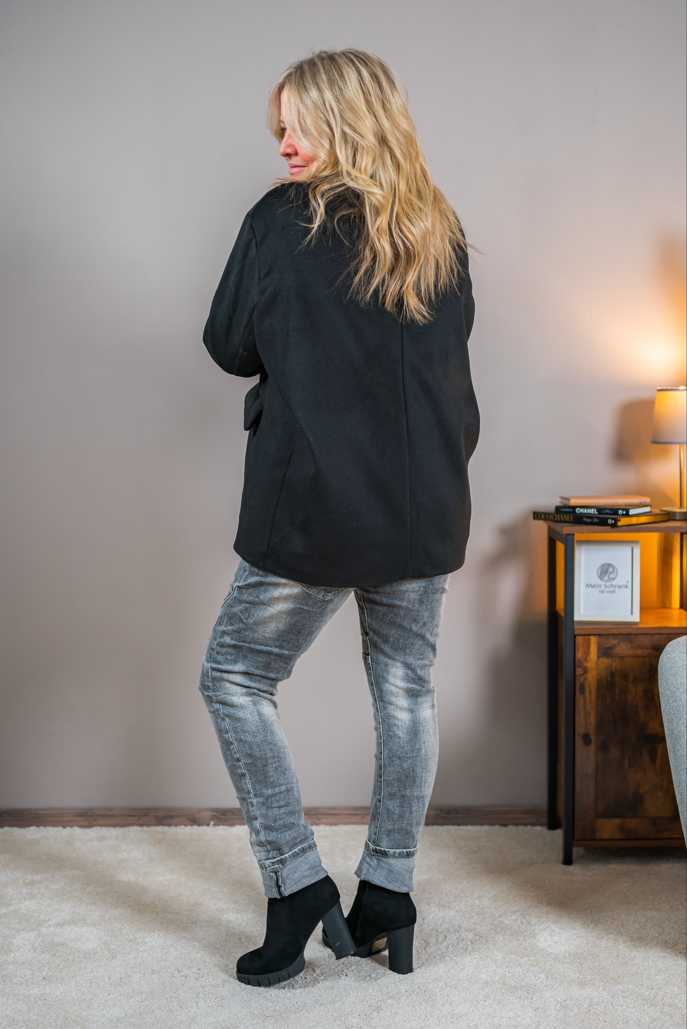 Oversize-Blazer mit Stick-Patches, schwarz