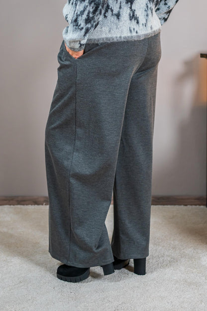 Elegante Stretchhose mit Bundfalten, grau