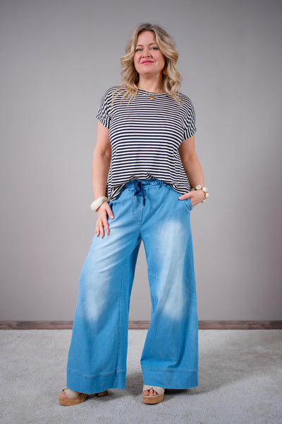 Washed Jeans im Jogpant-Stil, hellblau