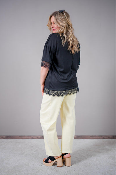 Leichtes Shirt mit Spitzendetail, schwarz