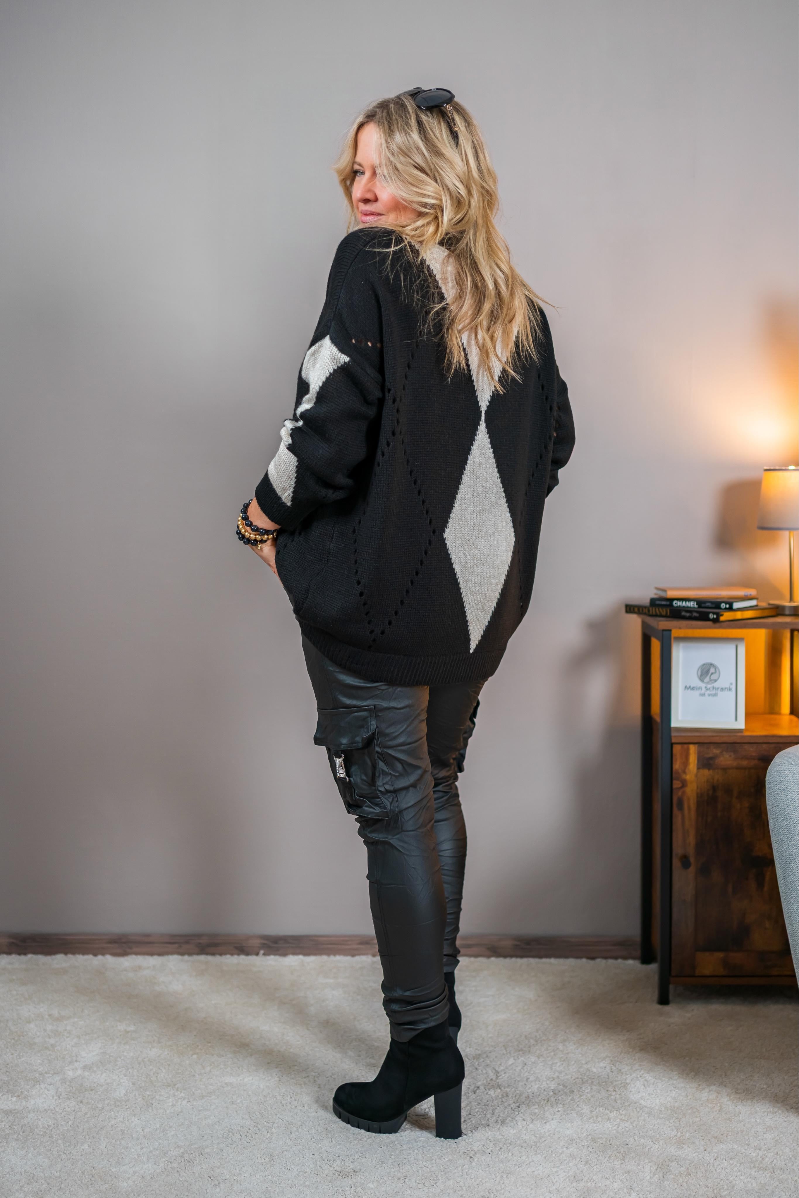 Edler Strickpullover mit Rautenmuster, schwarz/ecru