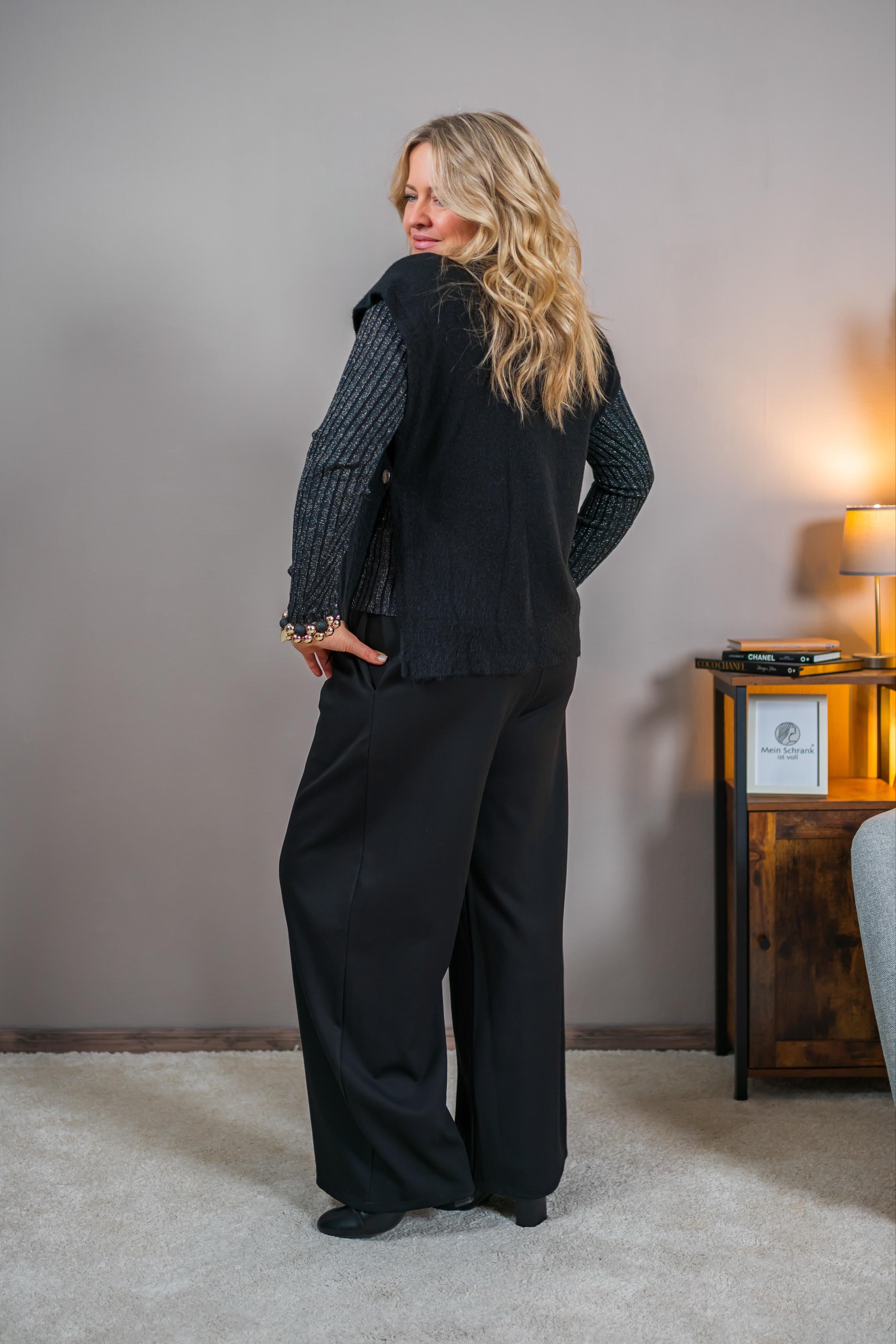 Strickpullunder mit V-Ausschnitt, schwarz