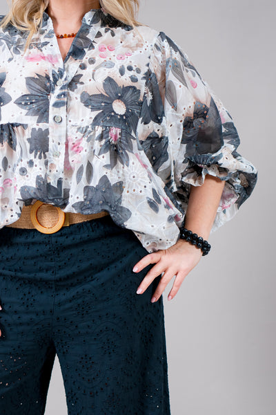 Oversize-Bluse mit Lochstickerei
