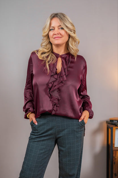 Viskose-Bluse mit femininen Rüschen, bordeaux