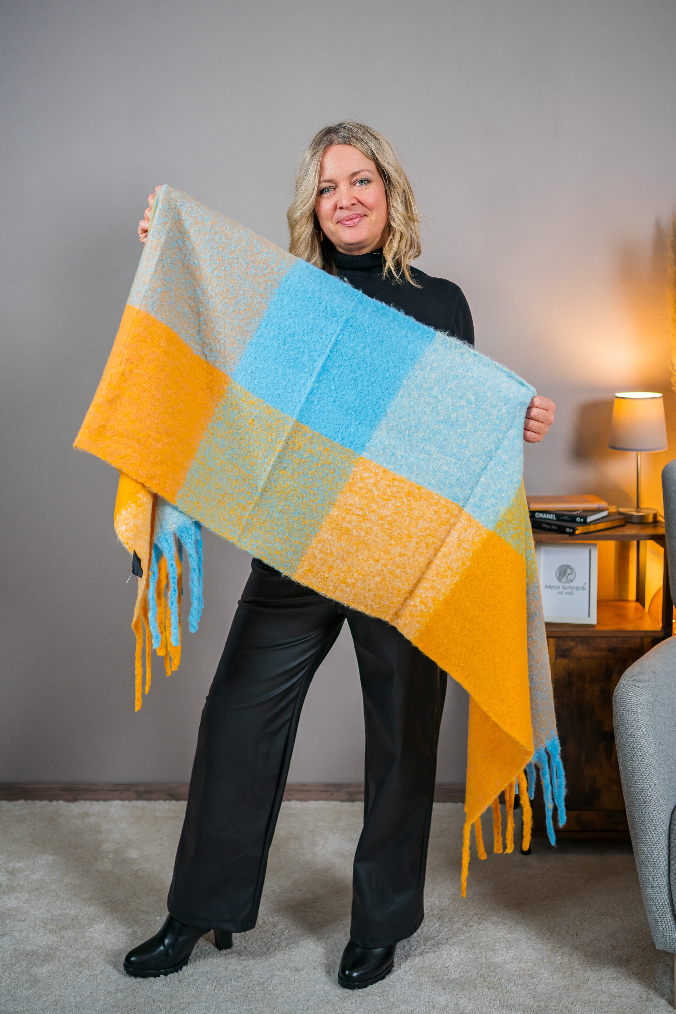 Karoschal in Senfgelb und Hellblau aus Viskose-Wollmix