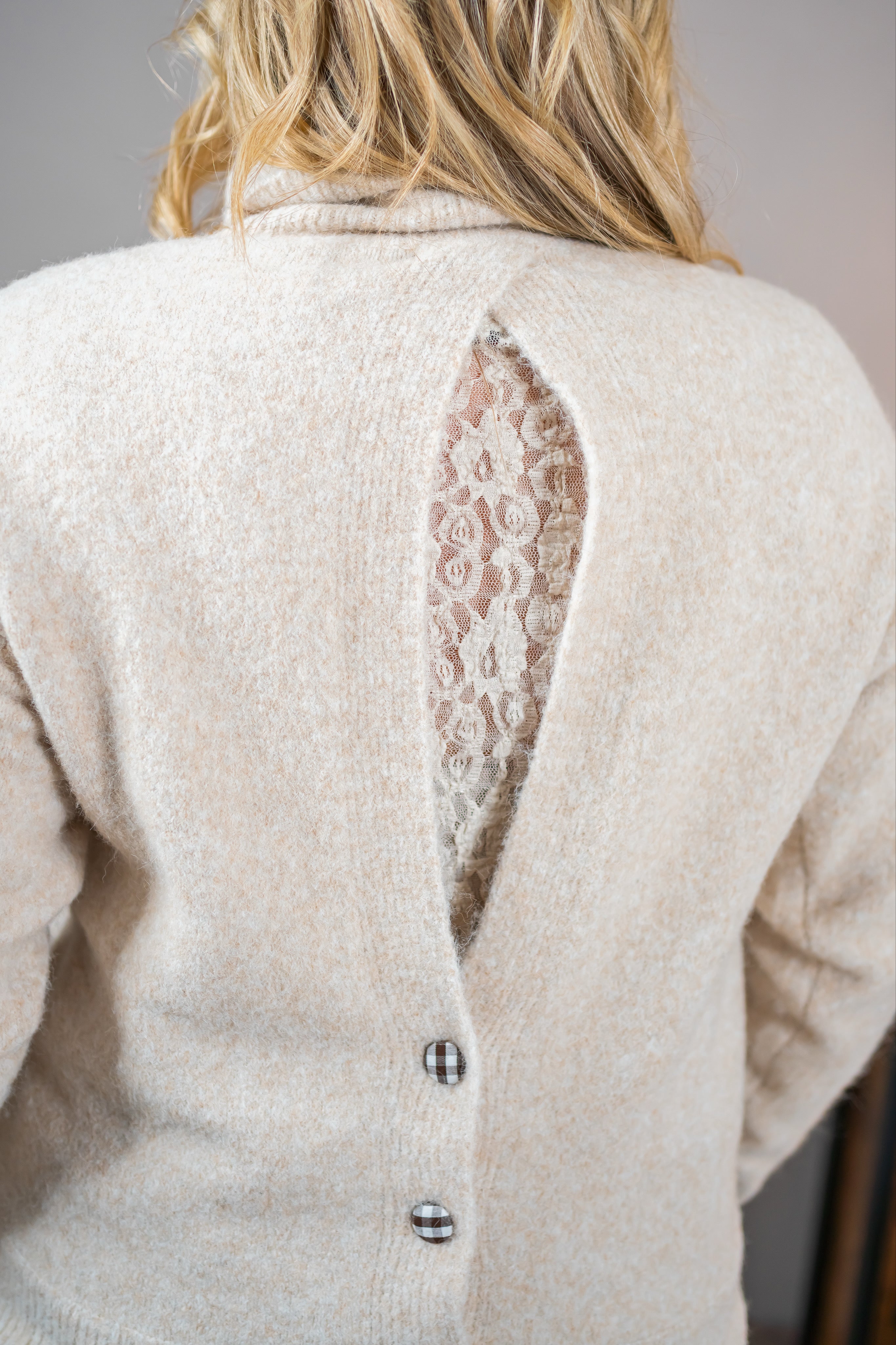 Strickpullover mit Herz-Details, hellbeige