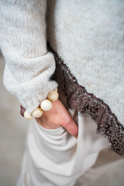 Strickpullover mit Spitzenkante, hellbeige