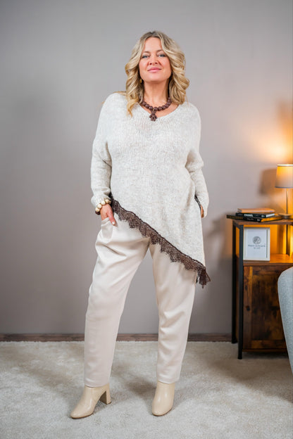 Strickpullover mit Spitzenkante, hellbeige