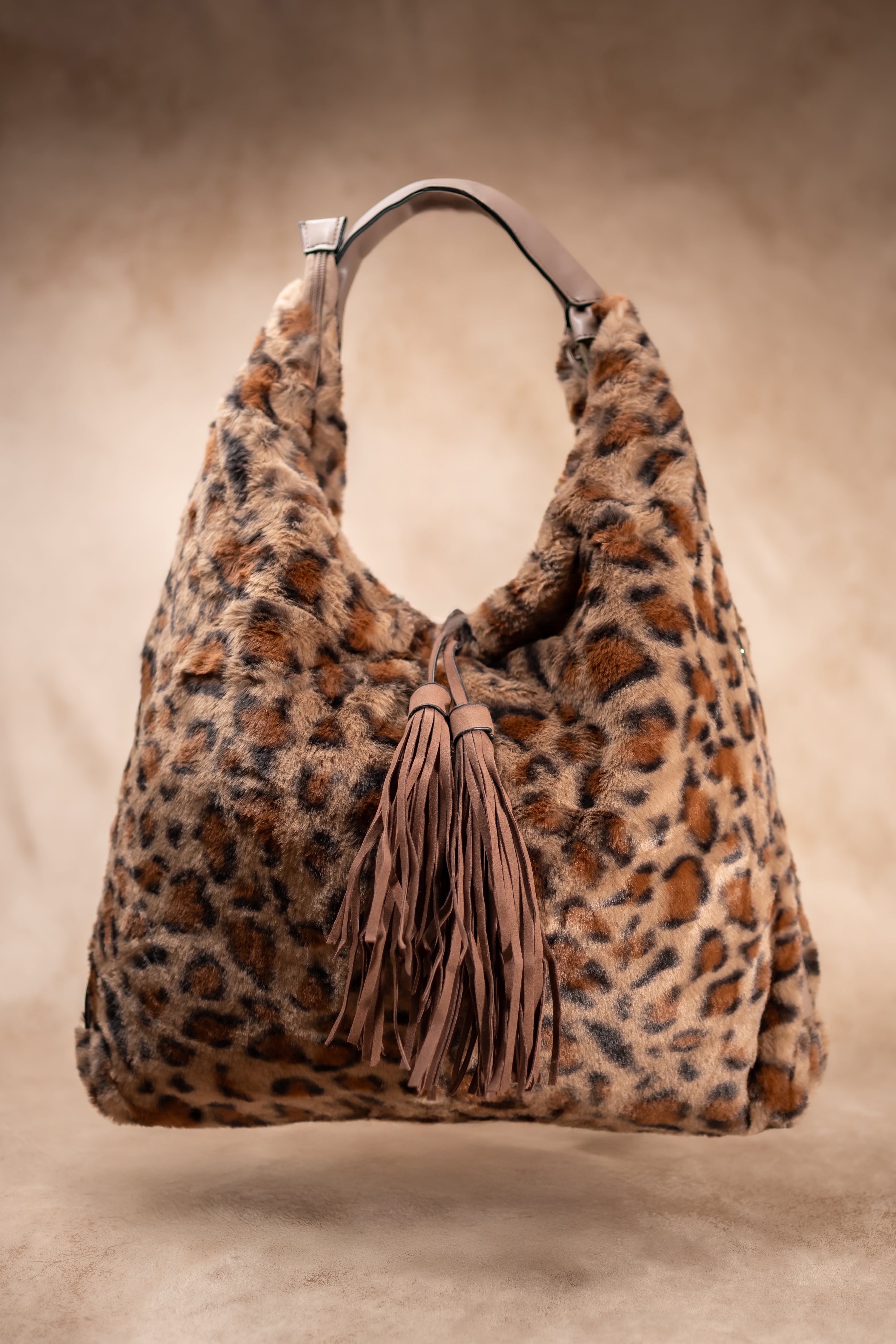Kunstfell-Tasche im Leoparden-Design