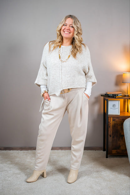 Strickpullover asymetrischer Schnitt, beige