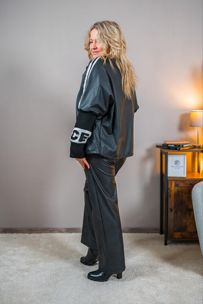 Lederimitatsjacke mit Strickärmel, schwarz ‼️ Lieferbar ab dem 27.11.2025 ‼️