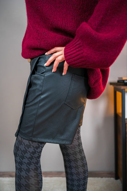 Kurzer Hosenrock in Lederoptik, schwarz ‼️ Lieferbar ab dem 01.12.2025‼️