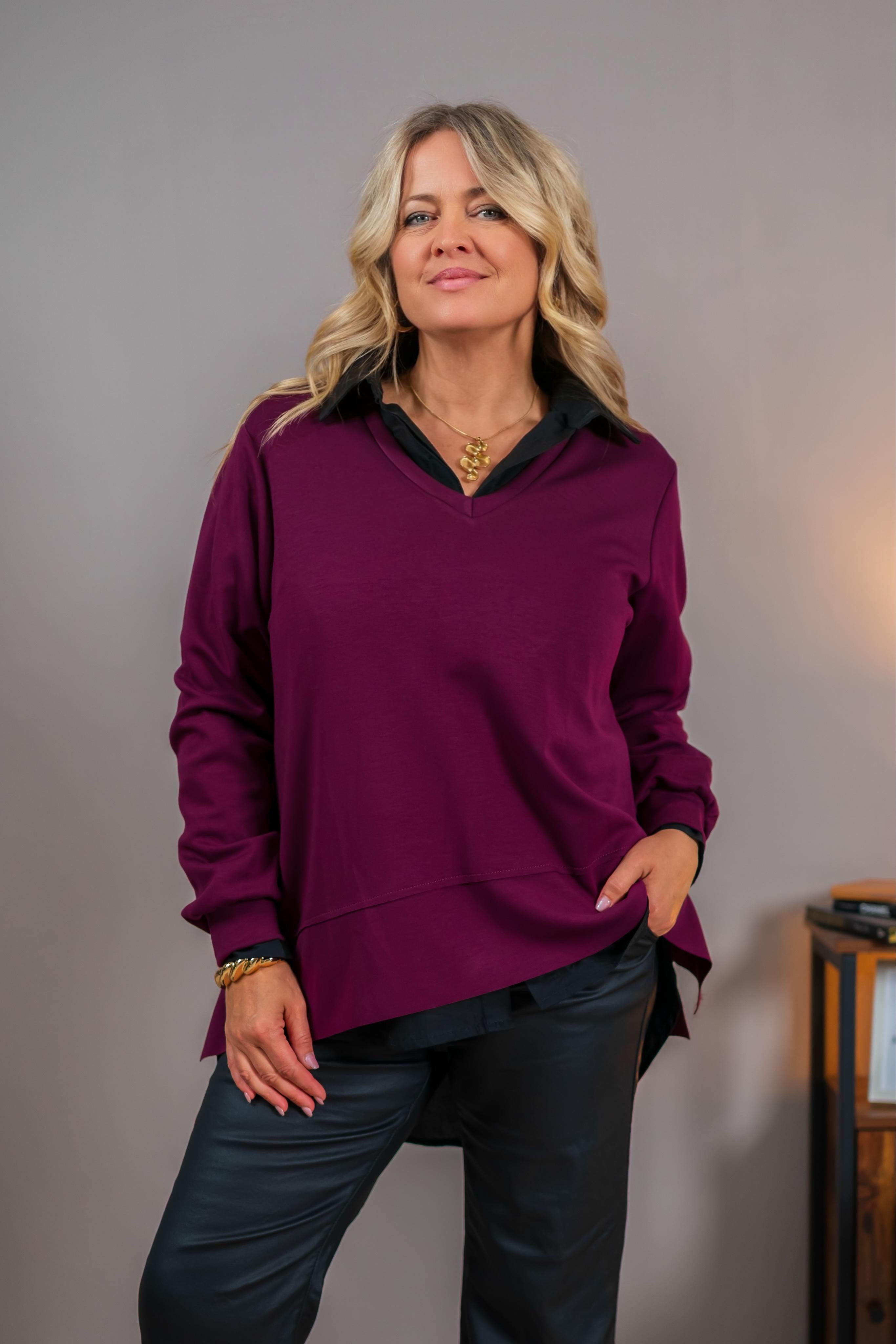 Oversize Sweatshirt mit V-Ausschnitt, magenta