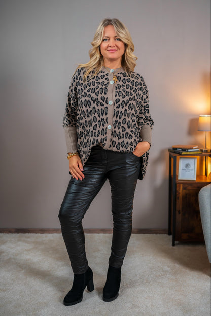 Oversize Strickjacke im Leo-Design