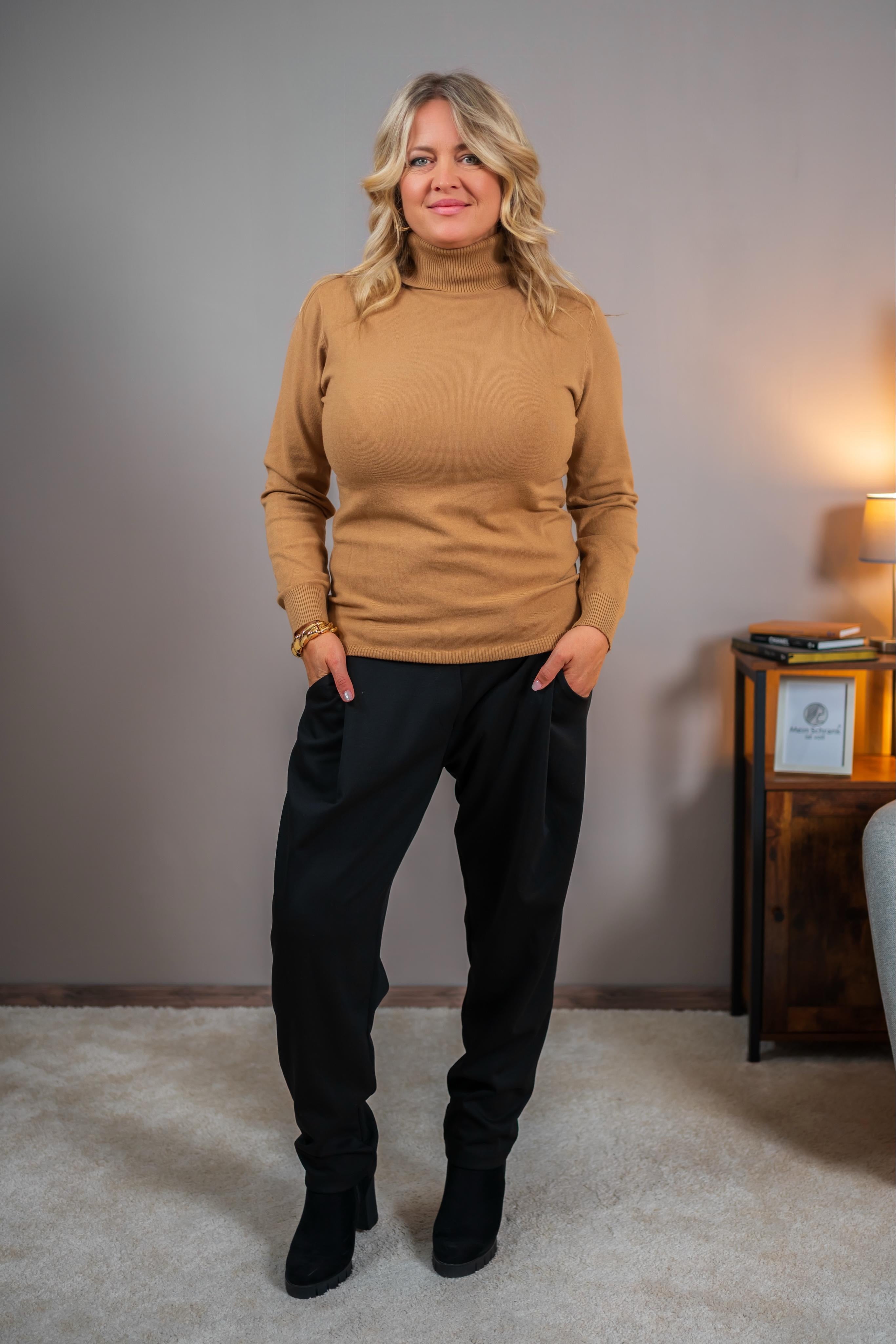Klassischer Rollkragenpullover, camel