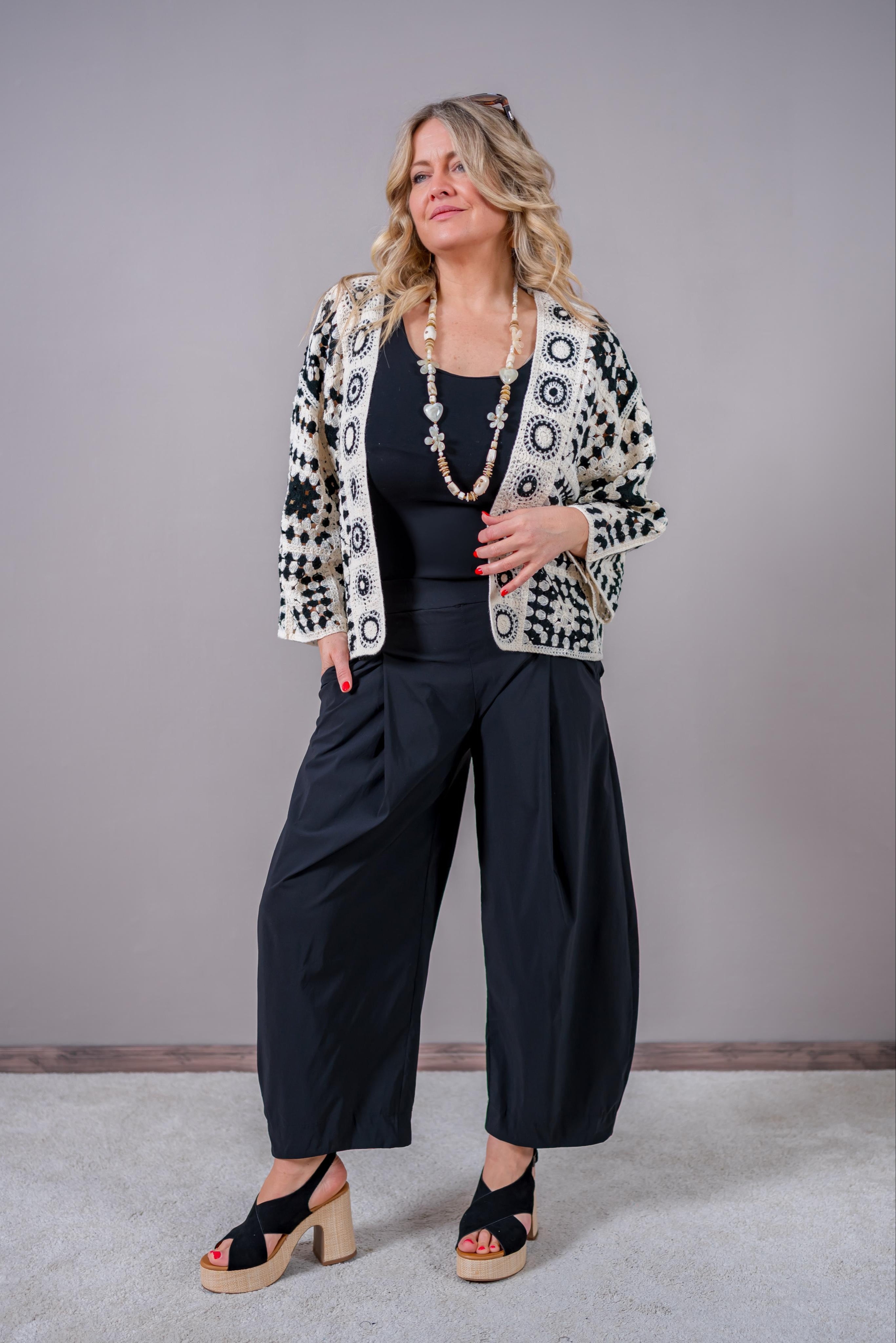 Häkeljacke mit stylischem Muster, creme/schwarz