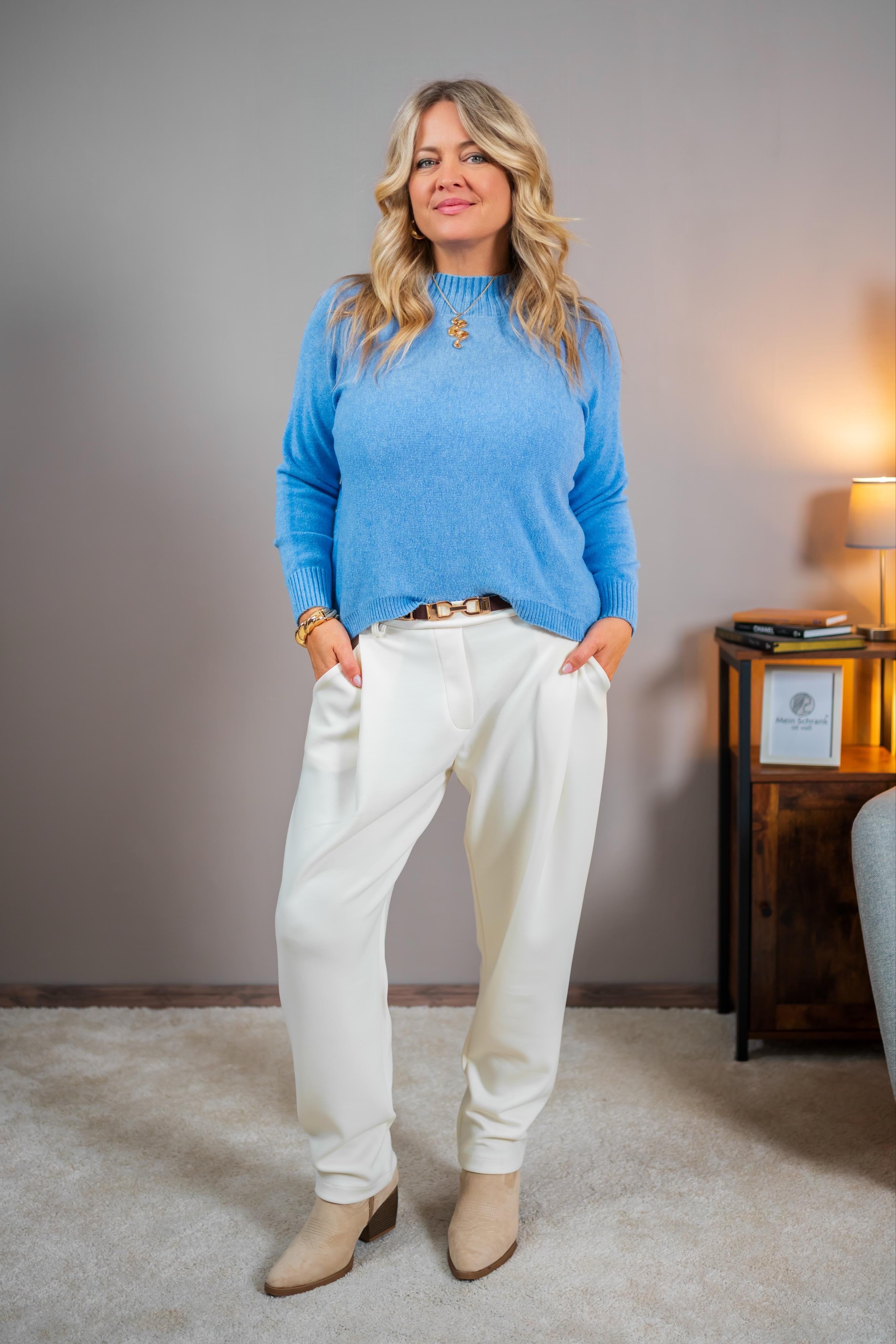 Weicher Strickpullover mit Stehkragen, hellblau