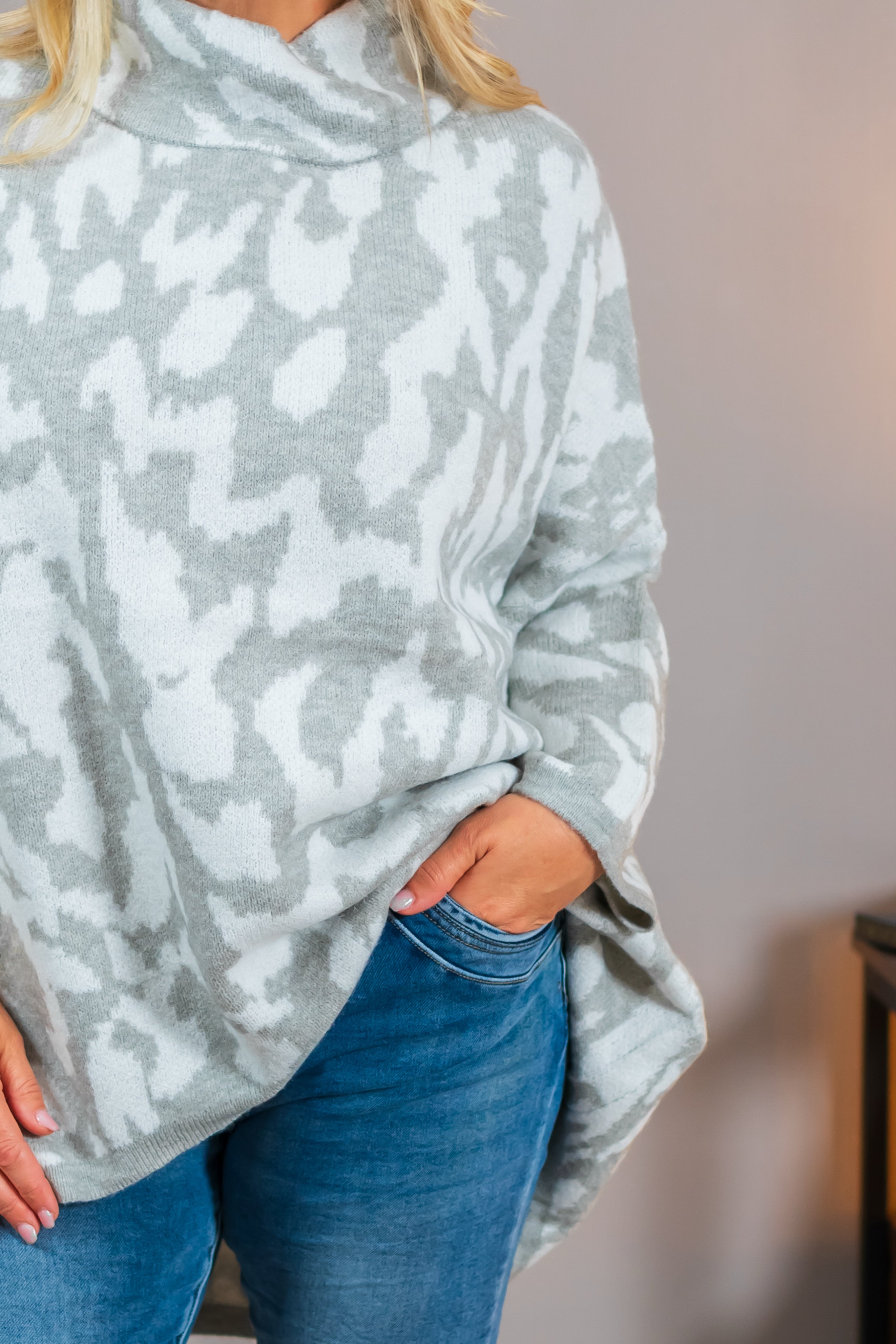 Oversize Strickpullover mit Stehkragen