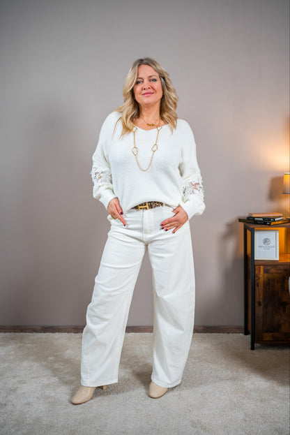 Eleganter Pullover mit Spitzeneinsatz-Ärmel, wollweiß
