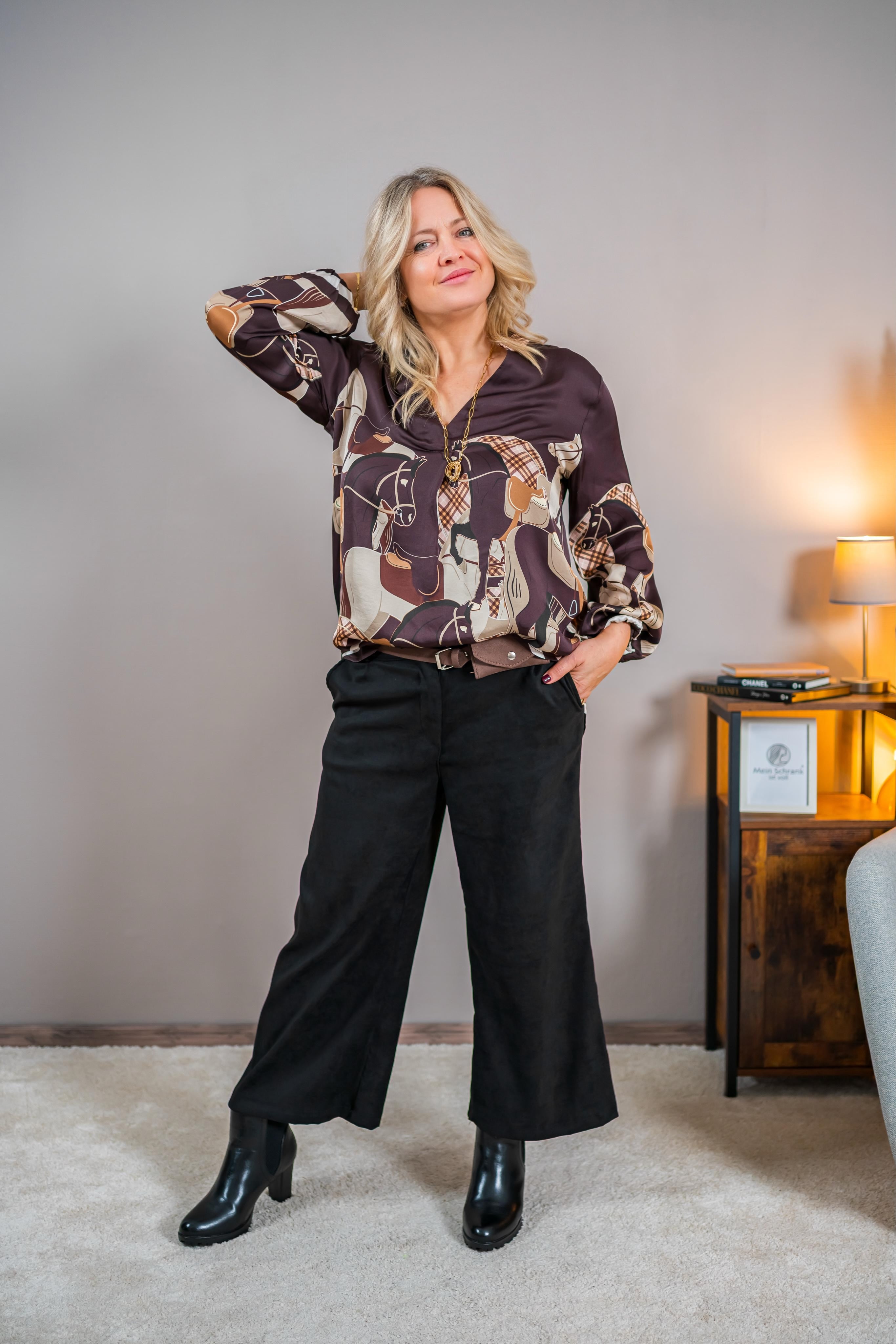 Culottehose in Velourslederoptik, schwarz