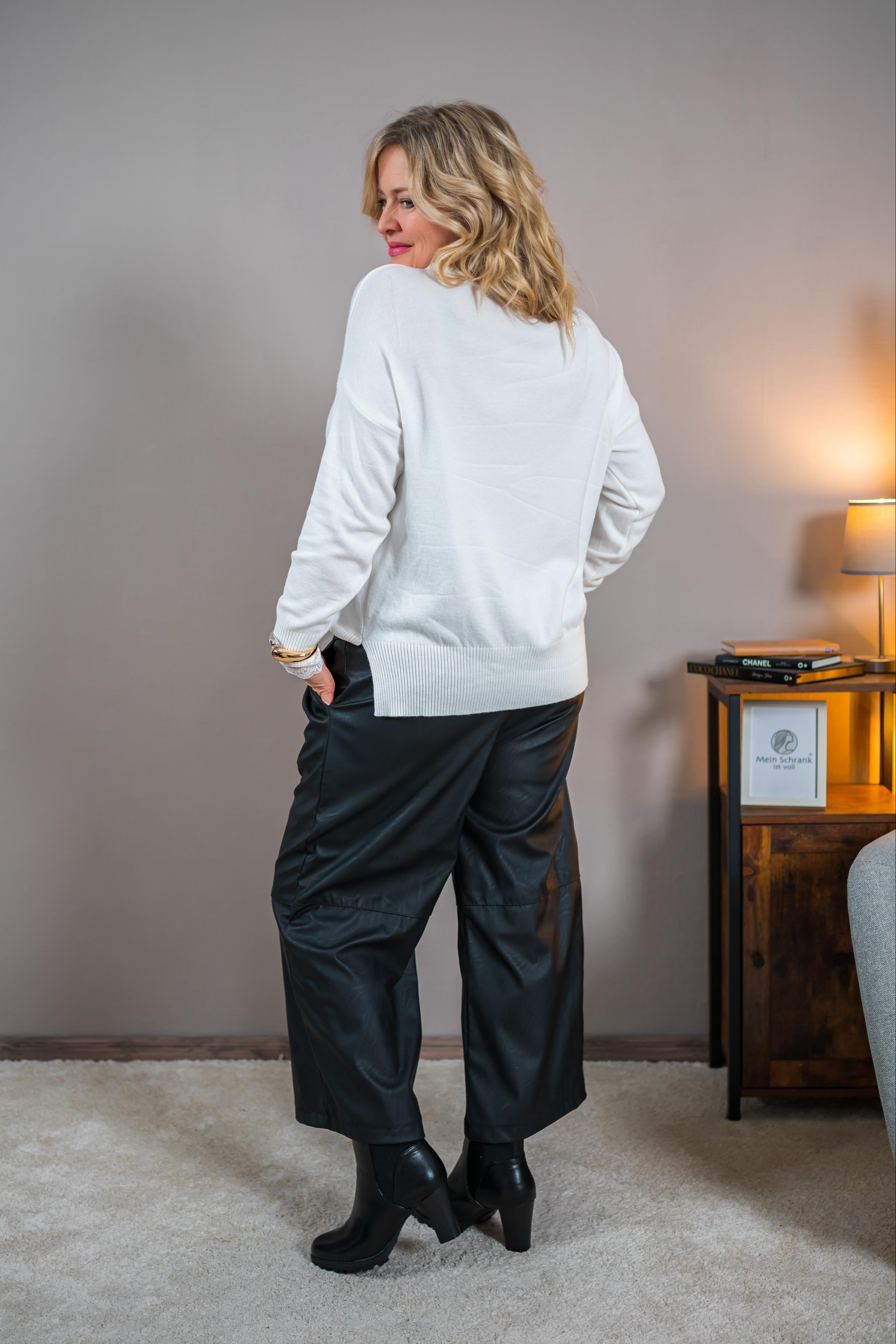 Eleganter Rollkragenpullover mit Spitzen, wollweiß