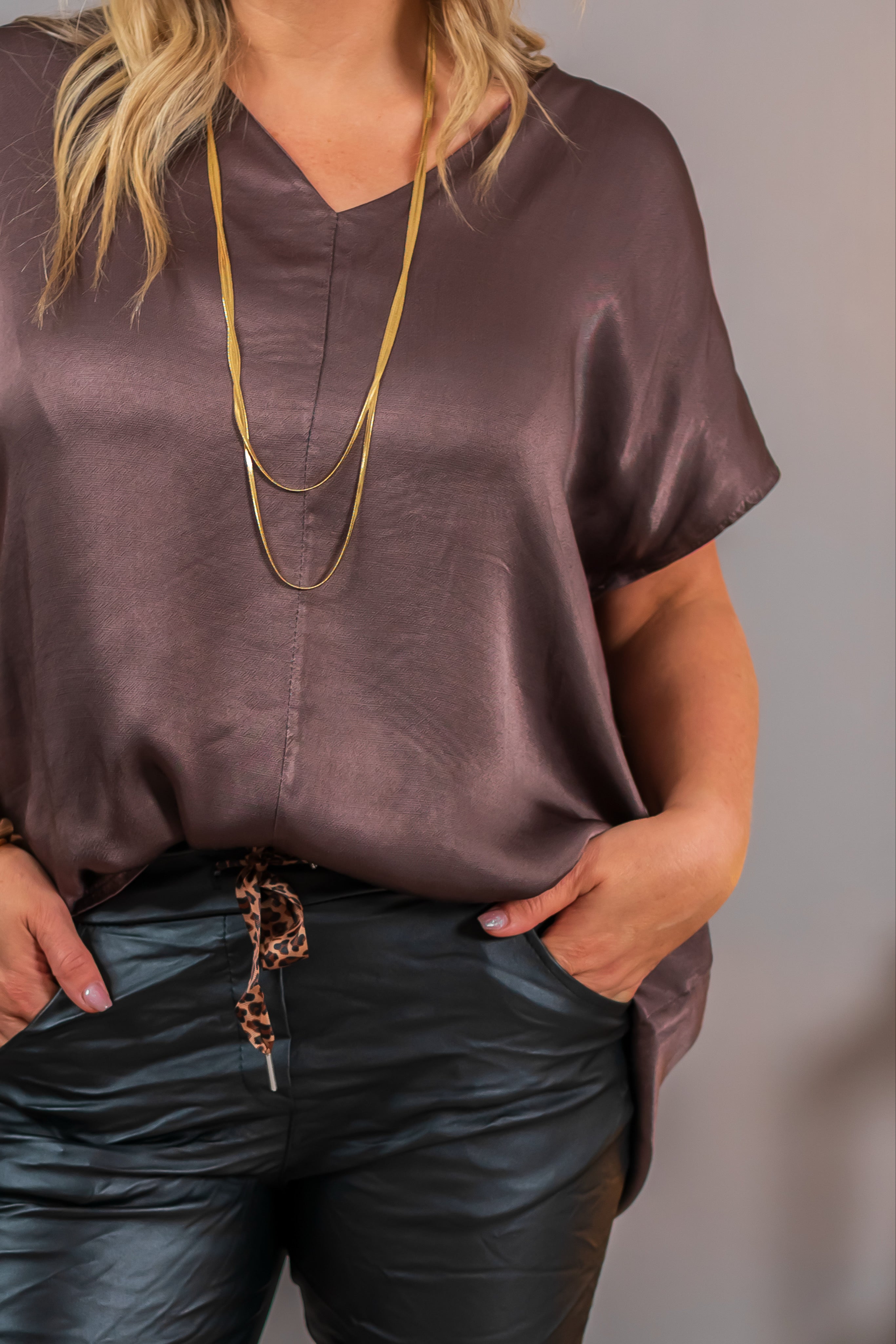 Blusenshirt mit V-Ausschnitt, schokobraun