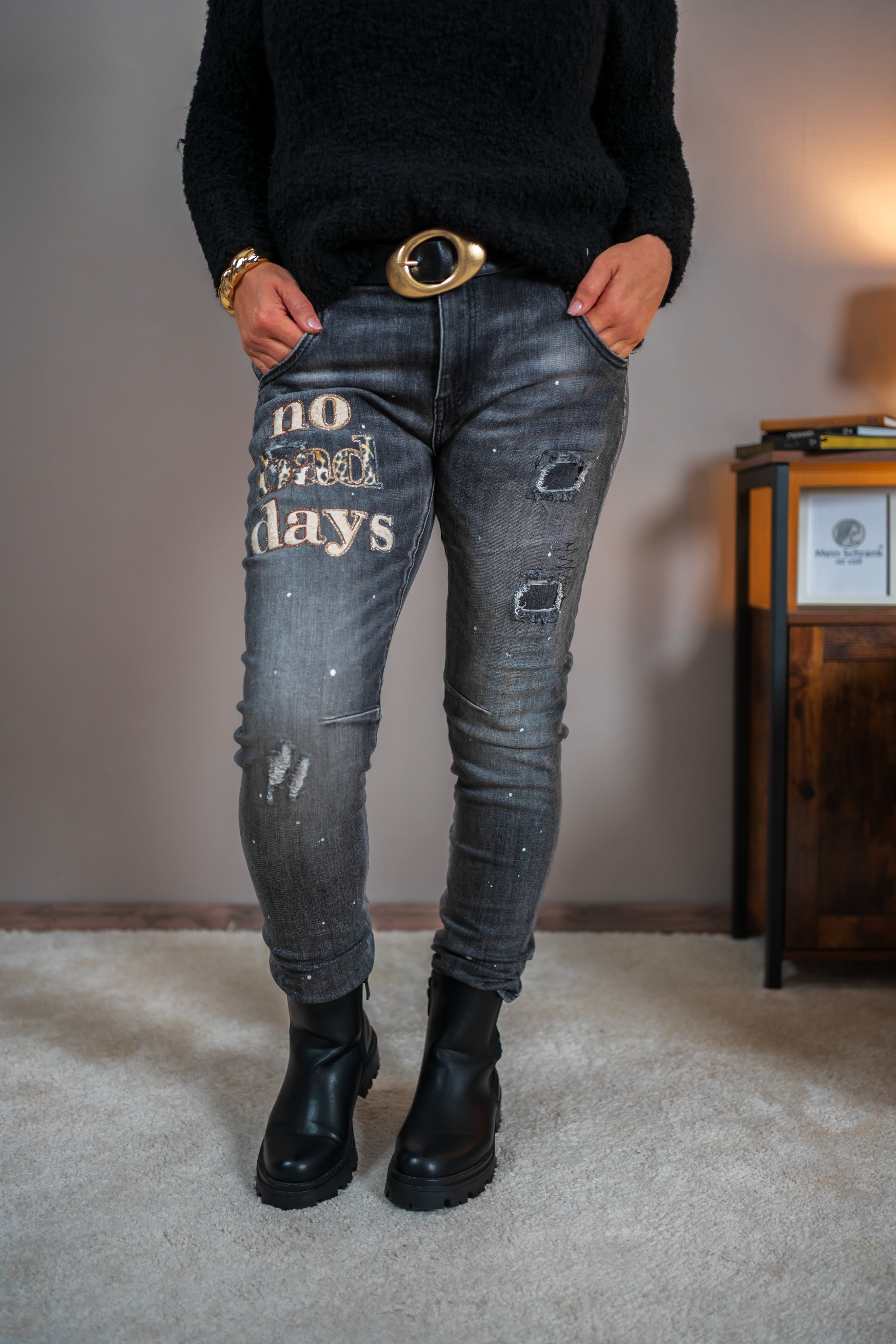 Jeans mit Flock-Aufdruck, dunkelgrau