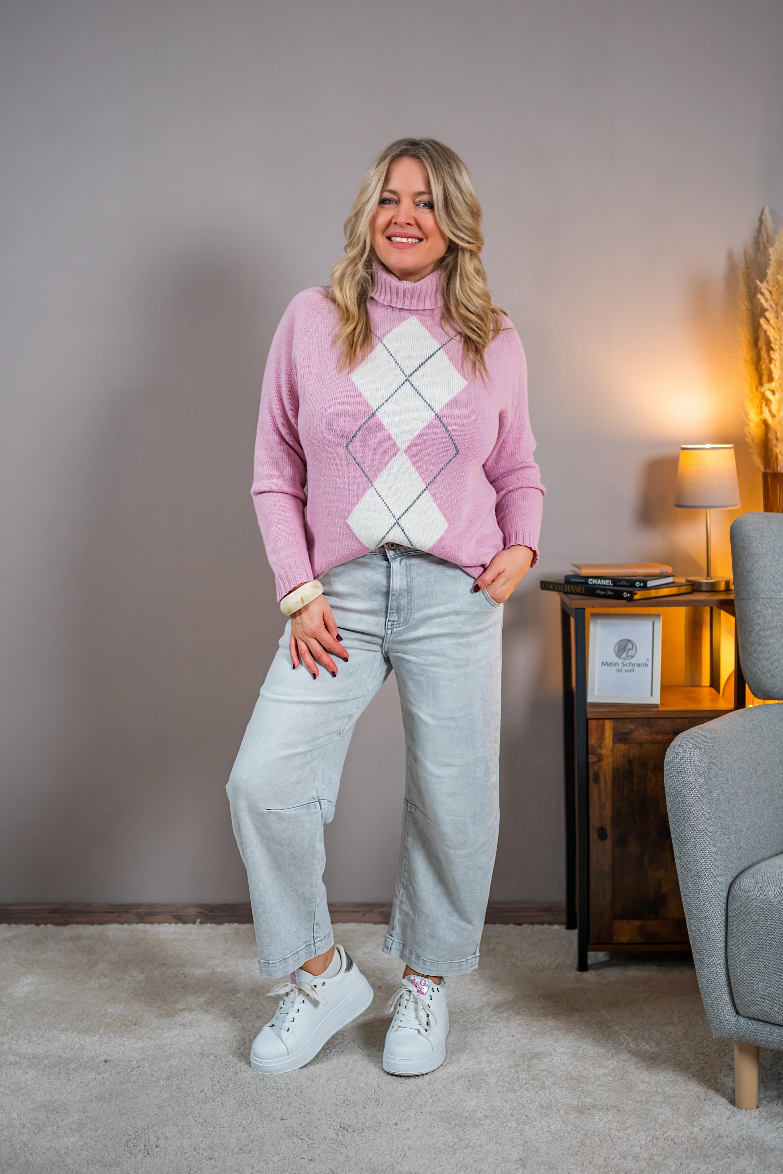 Rollkragenpullover mit Rautenmuster, rosa/creme