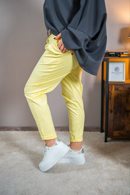 Stoffhose mit Gürtel, gelb