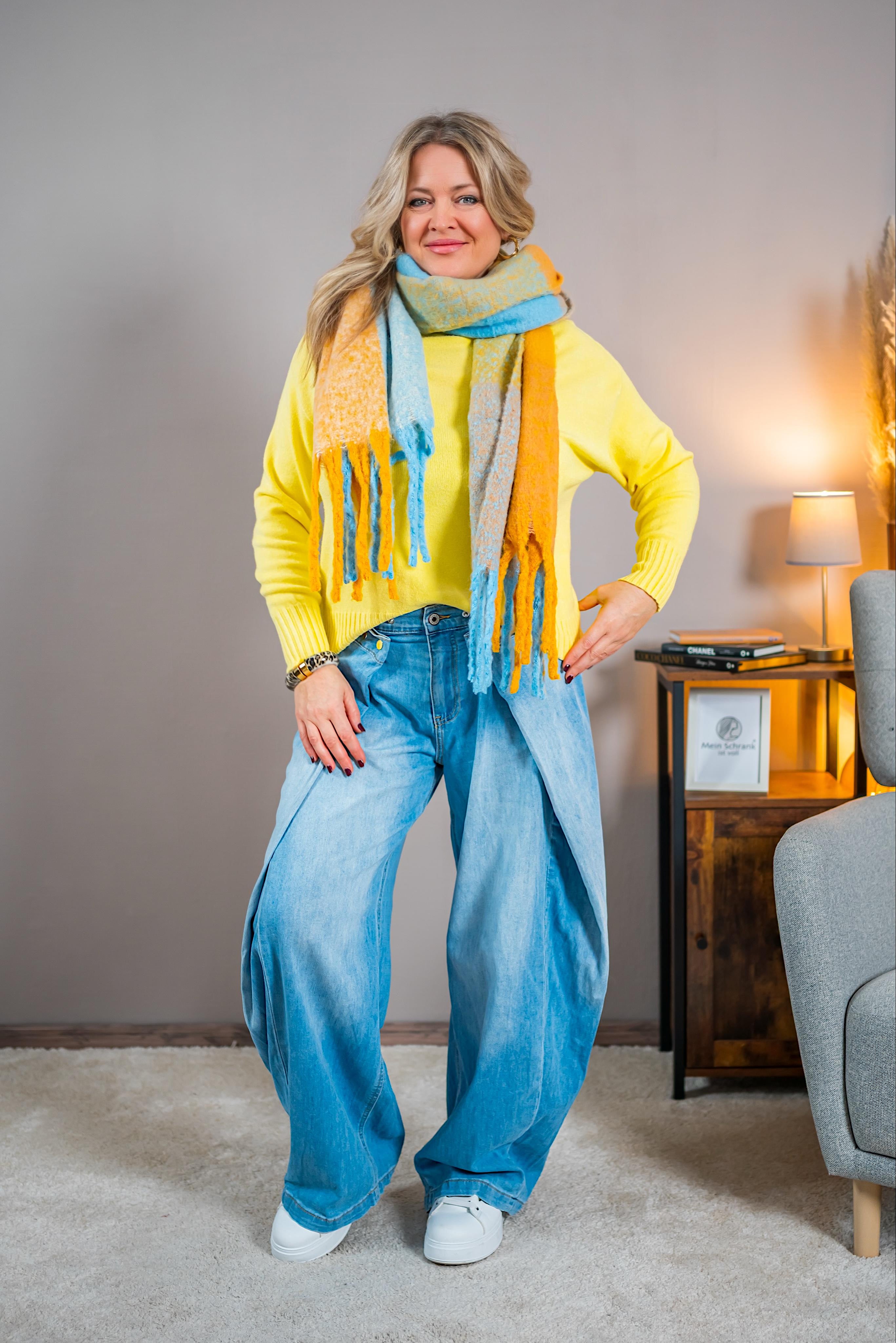 Karoschal in Senfgelb und Hellblau aus Viskose-Wollmix