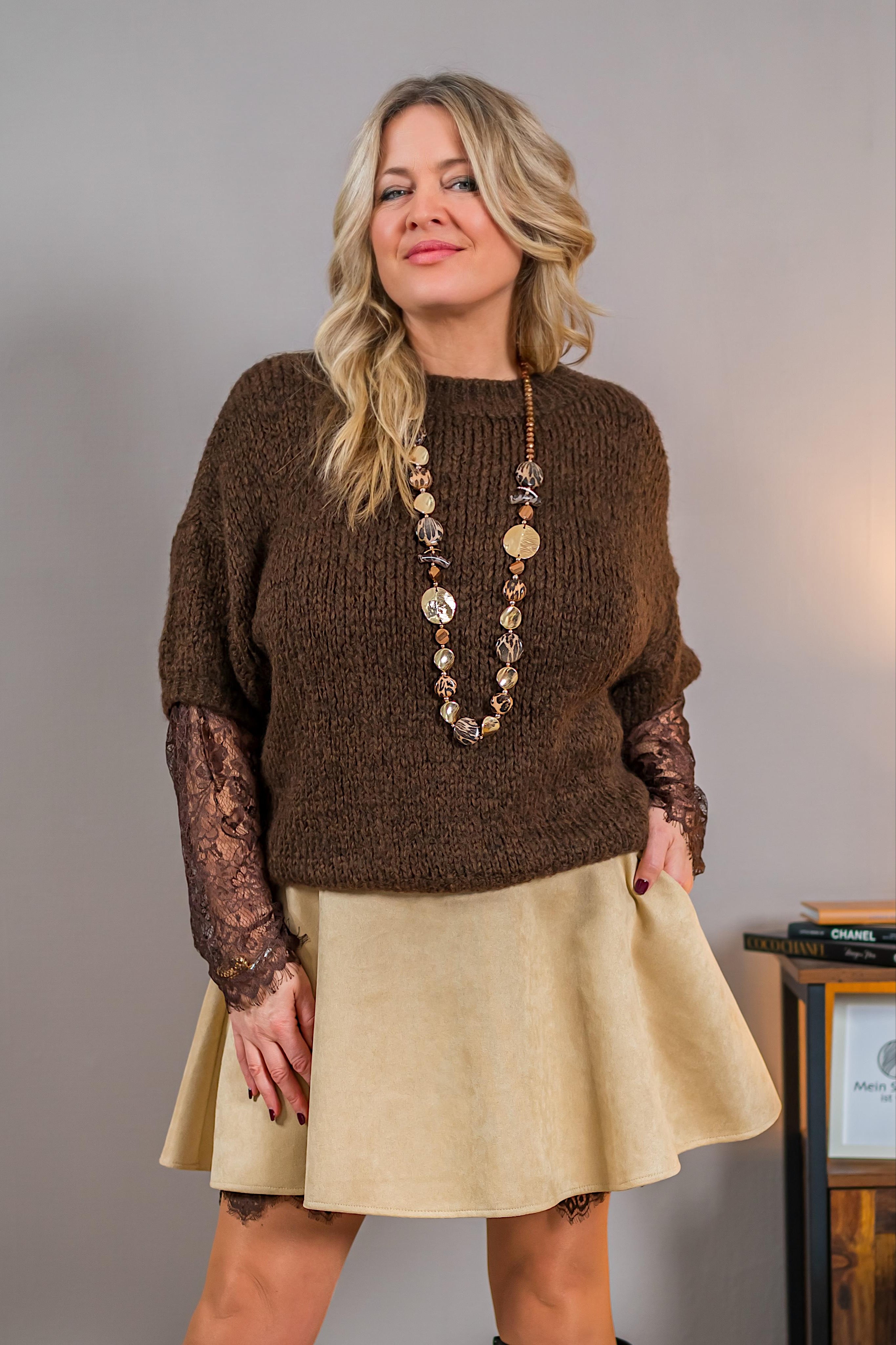 Oversize Strickpullover mit Spitzenärmeln, schokobraun