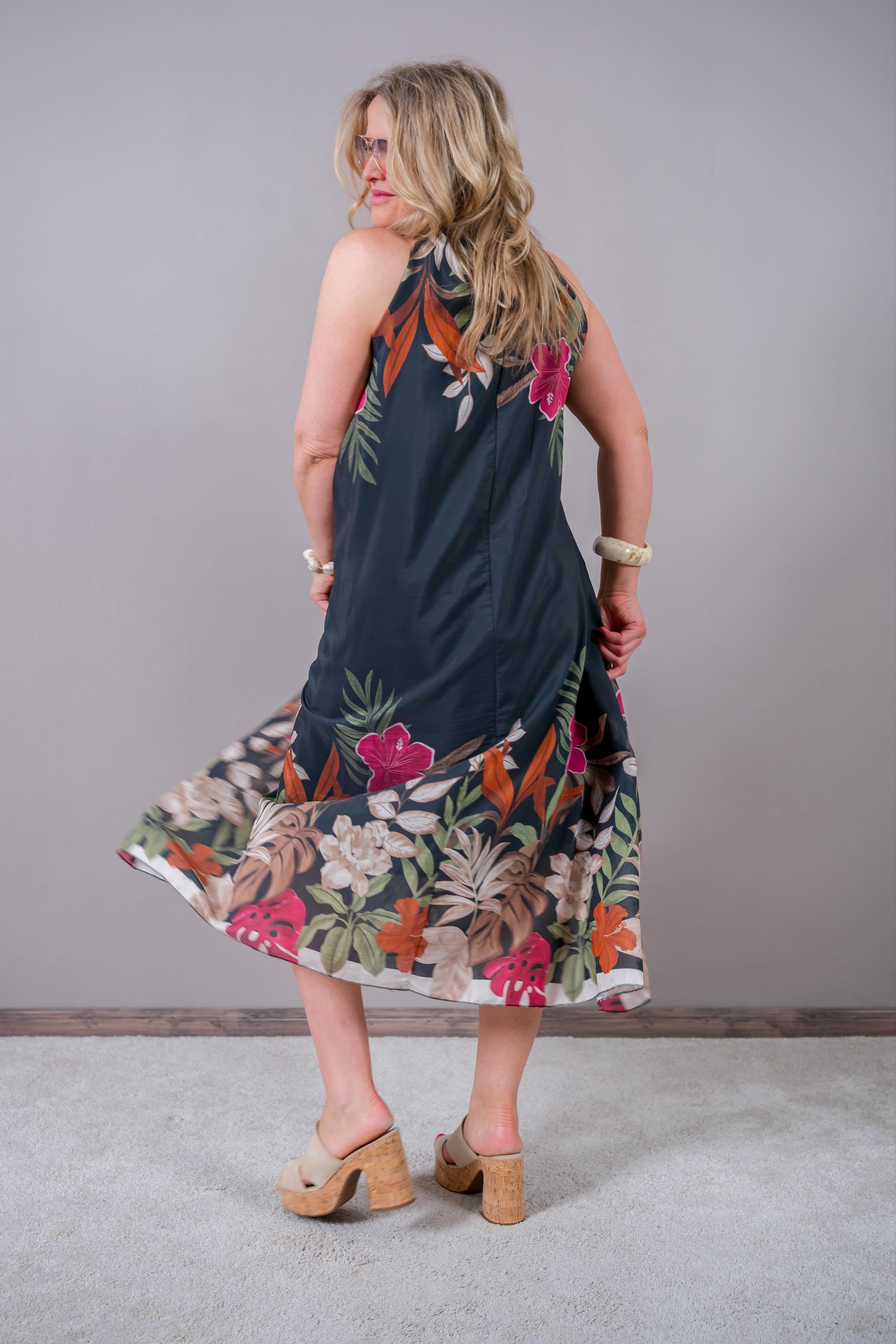 Leichtes Neckholder-Kleid mit elegantem Design, dunkelgrau
