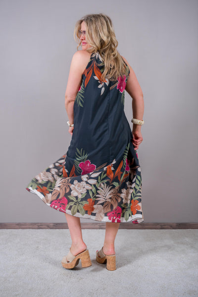 Leichtes Neckholder-Kleid mit elegantem Design, dunkelgrau