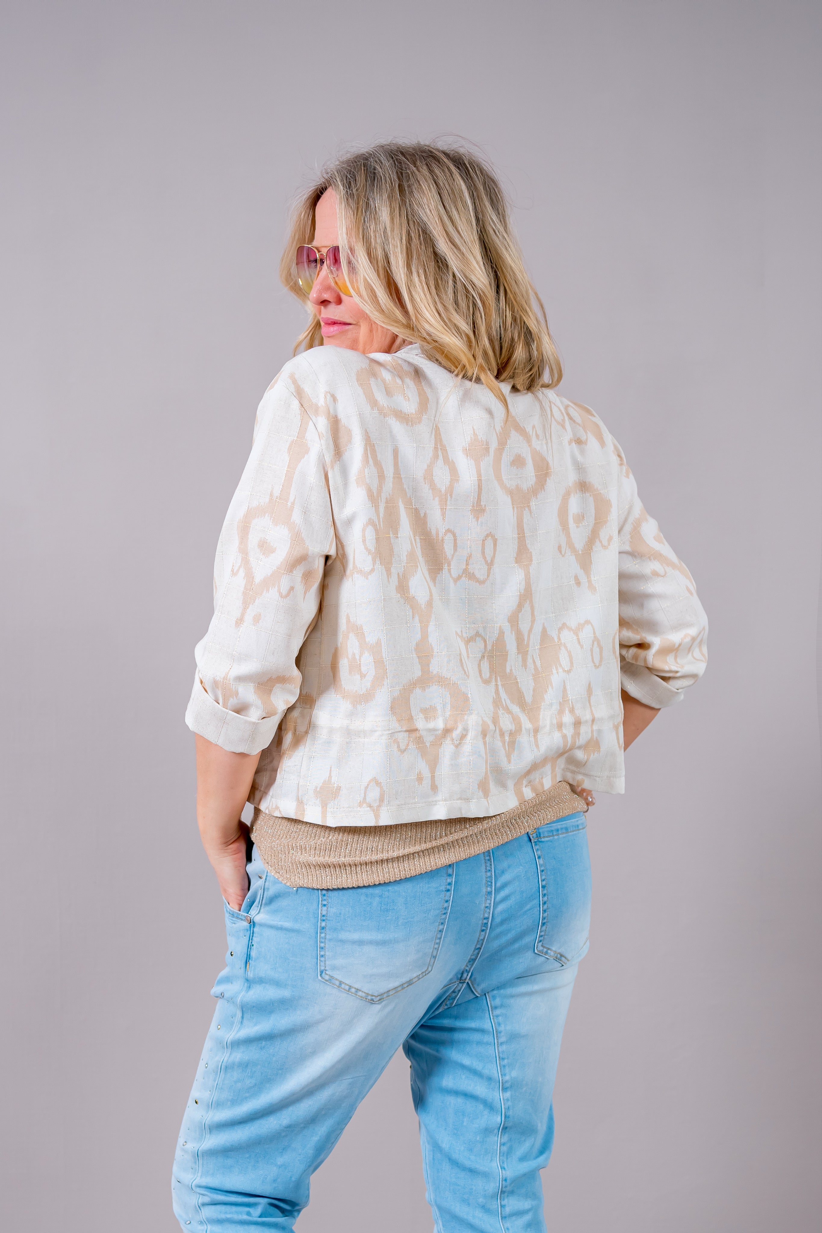 Stylische Kurzjacke mit Design und Details, creme/beige