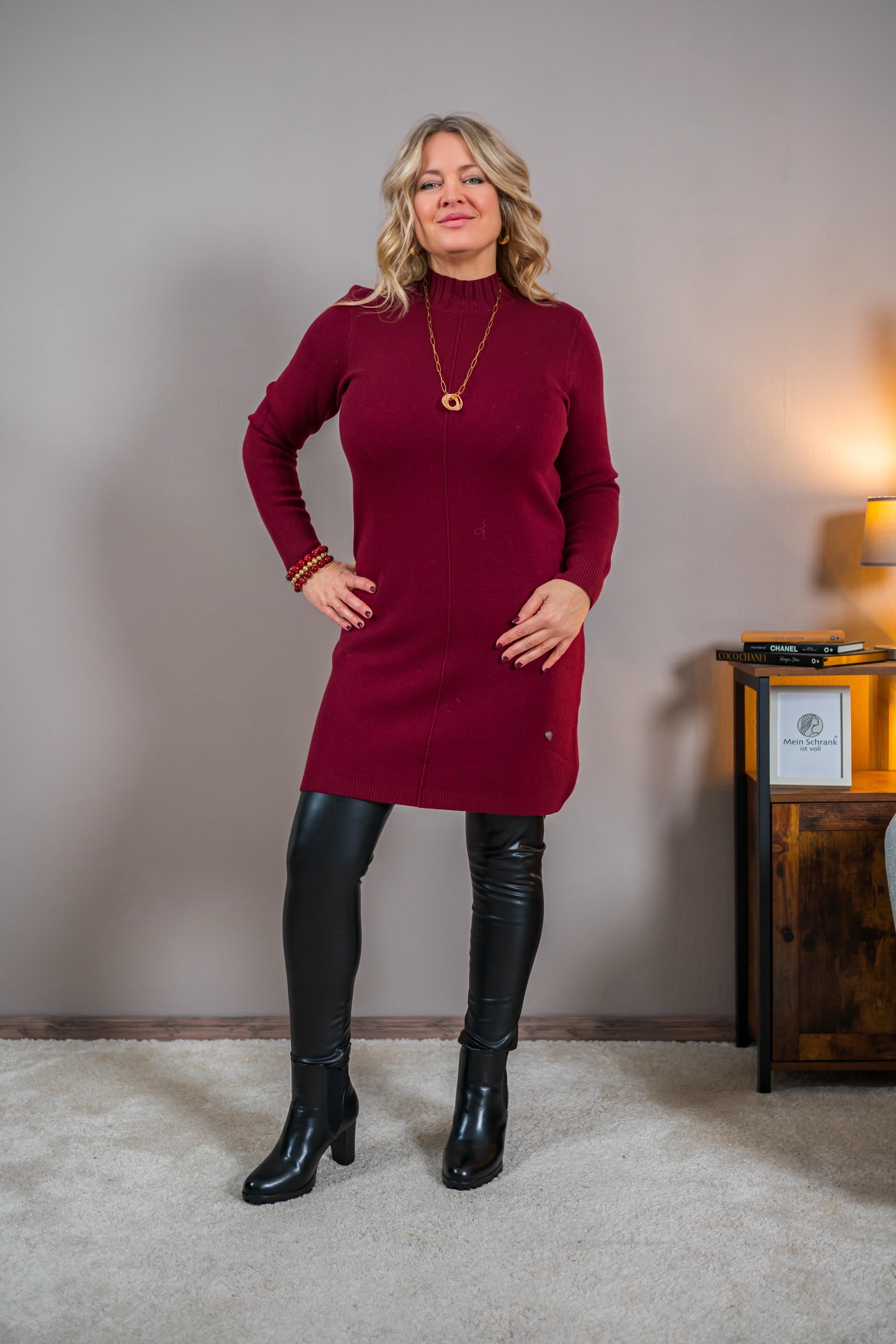 Feinstrickkleid in Bordeaux