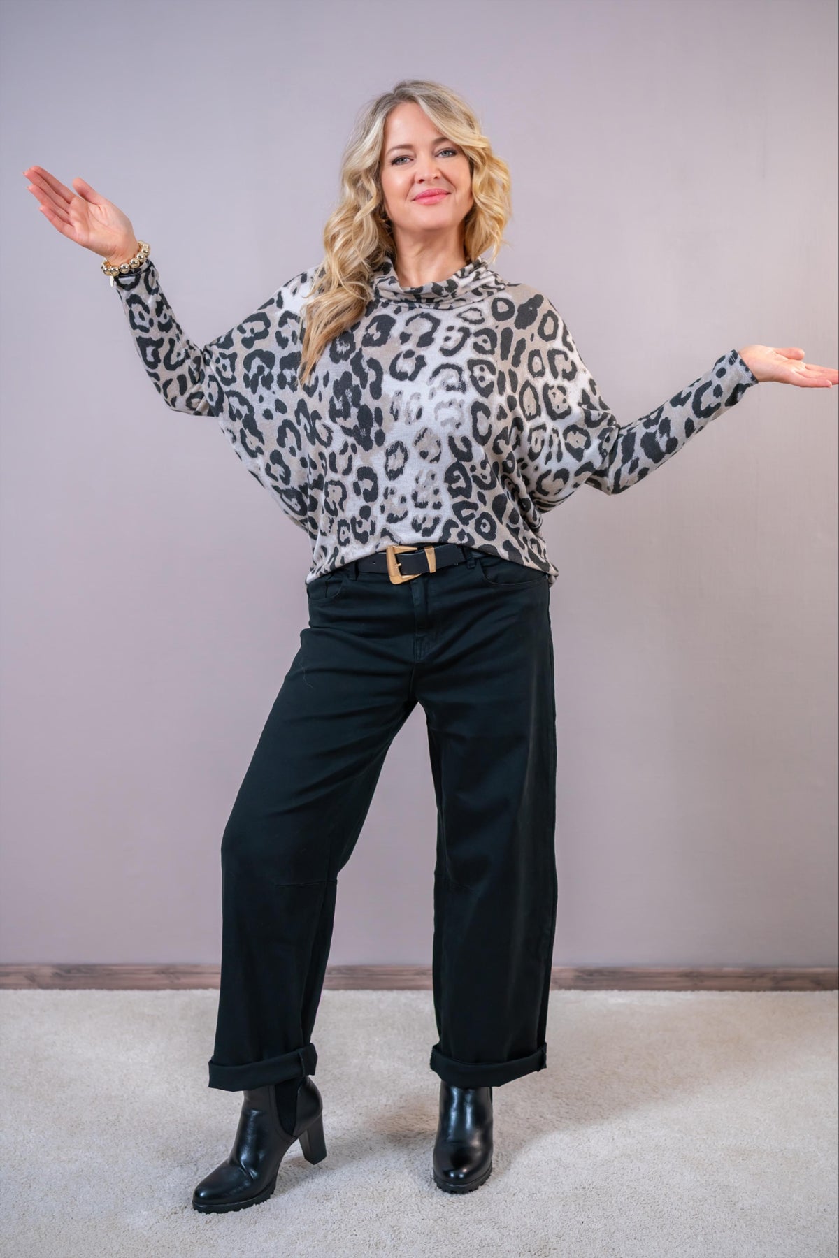 Leichter Leo Pulli mit Schalkragen, beige/schwarz
