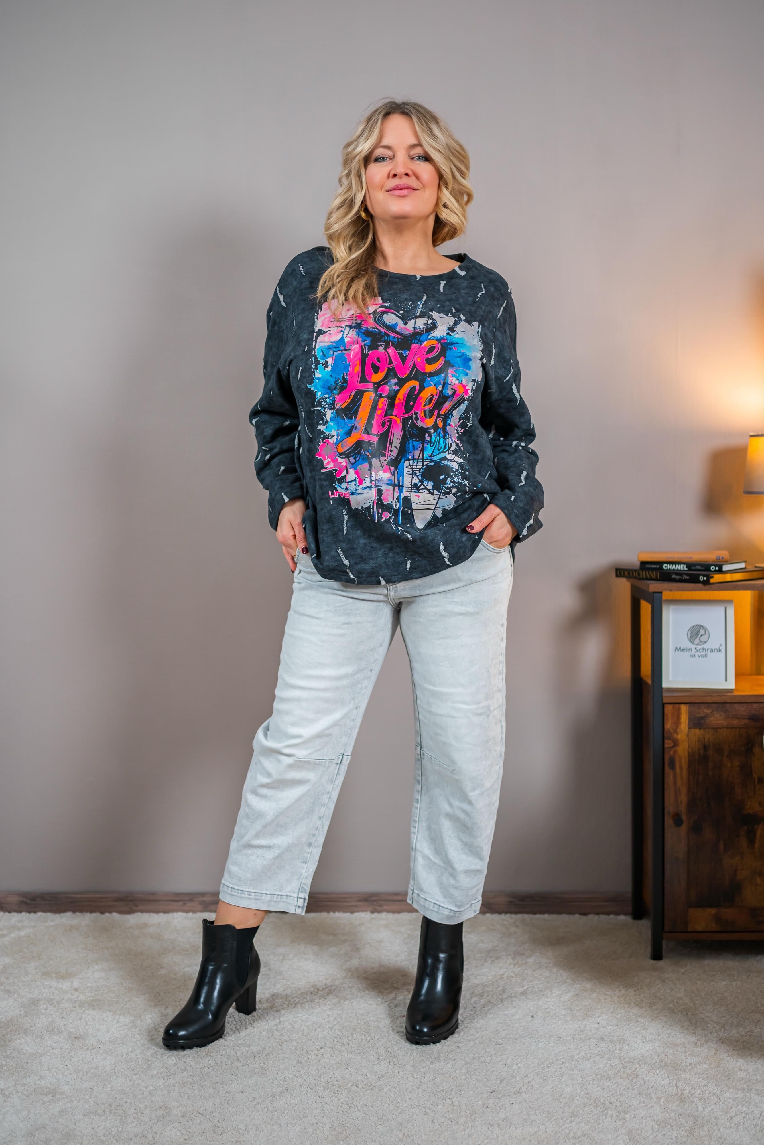 Sweatshirt mit Print, schwarz/bunt