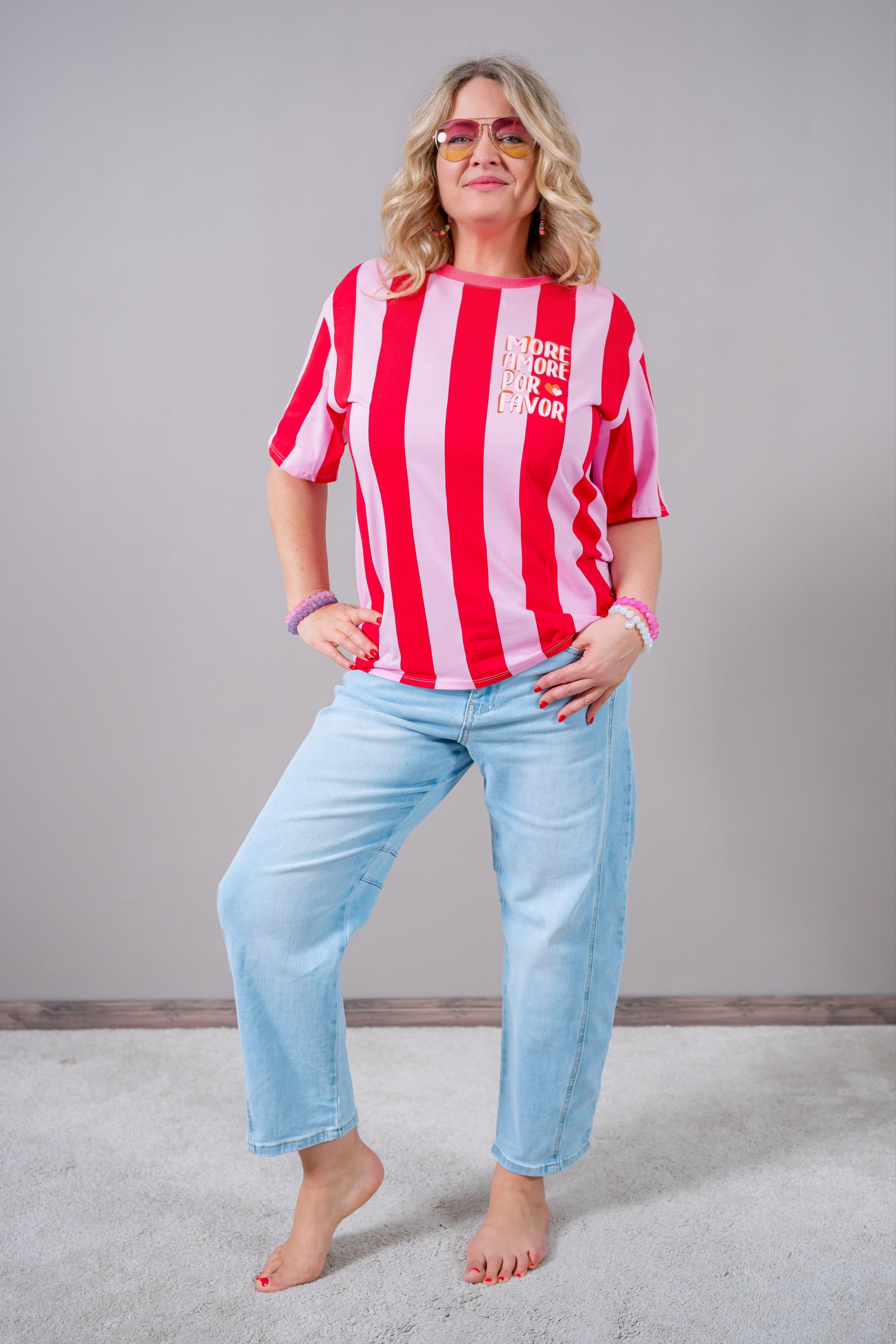Gestreiftes T-Shirt "MORE AMORE POR FAVOR", rot/rosa